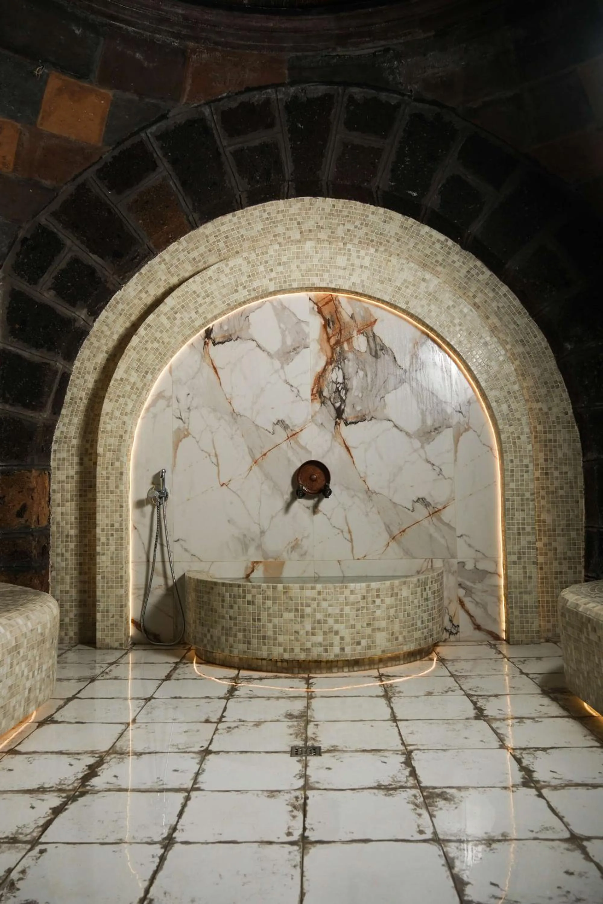 Bedroom in Shiraz Plaza Hotel & Spa