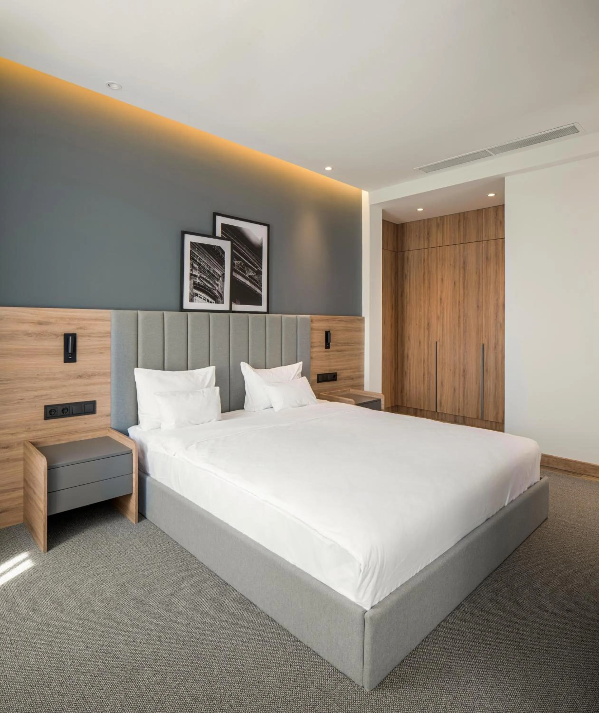 Bed in Shiraz Plaza Hotel & Spa