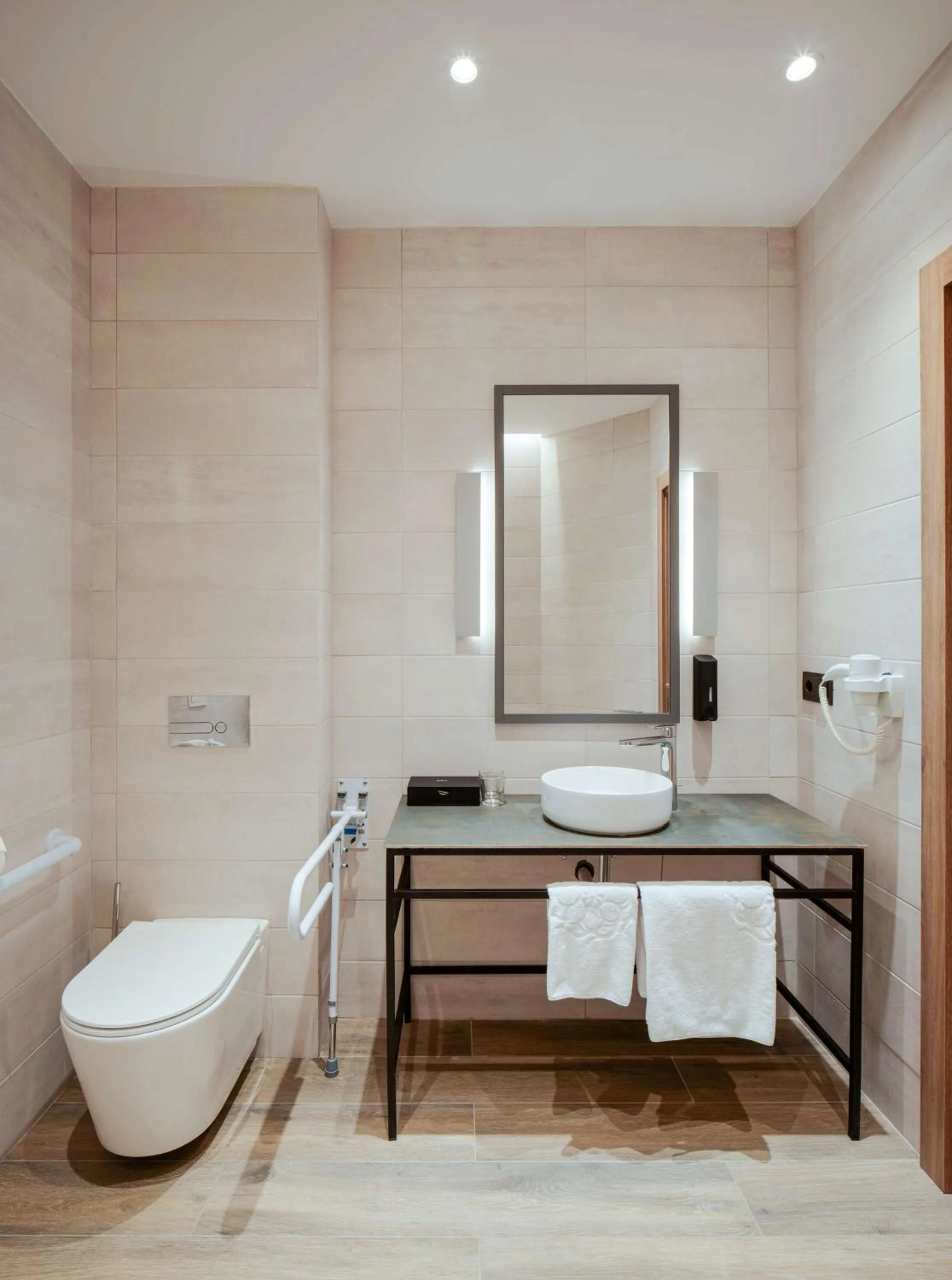 Bedroom in Shiraz Plaza Hotel & Spa