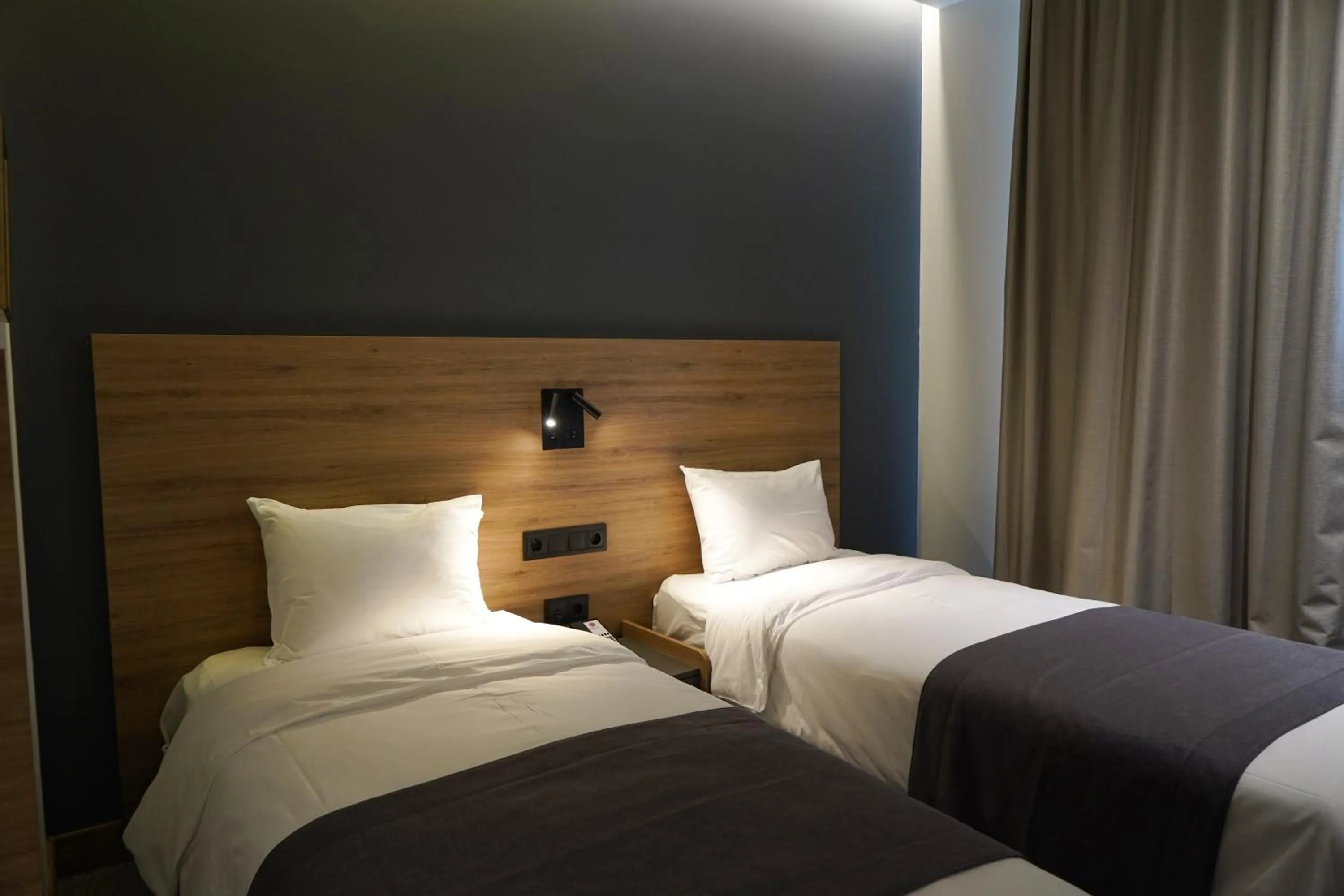 Twin Room with Balcony in Shiraz Plaza Hotel & Spa