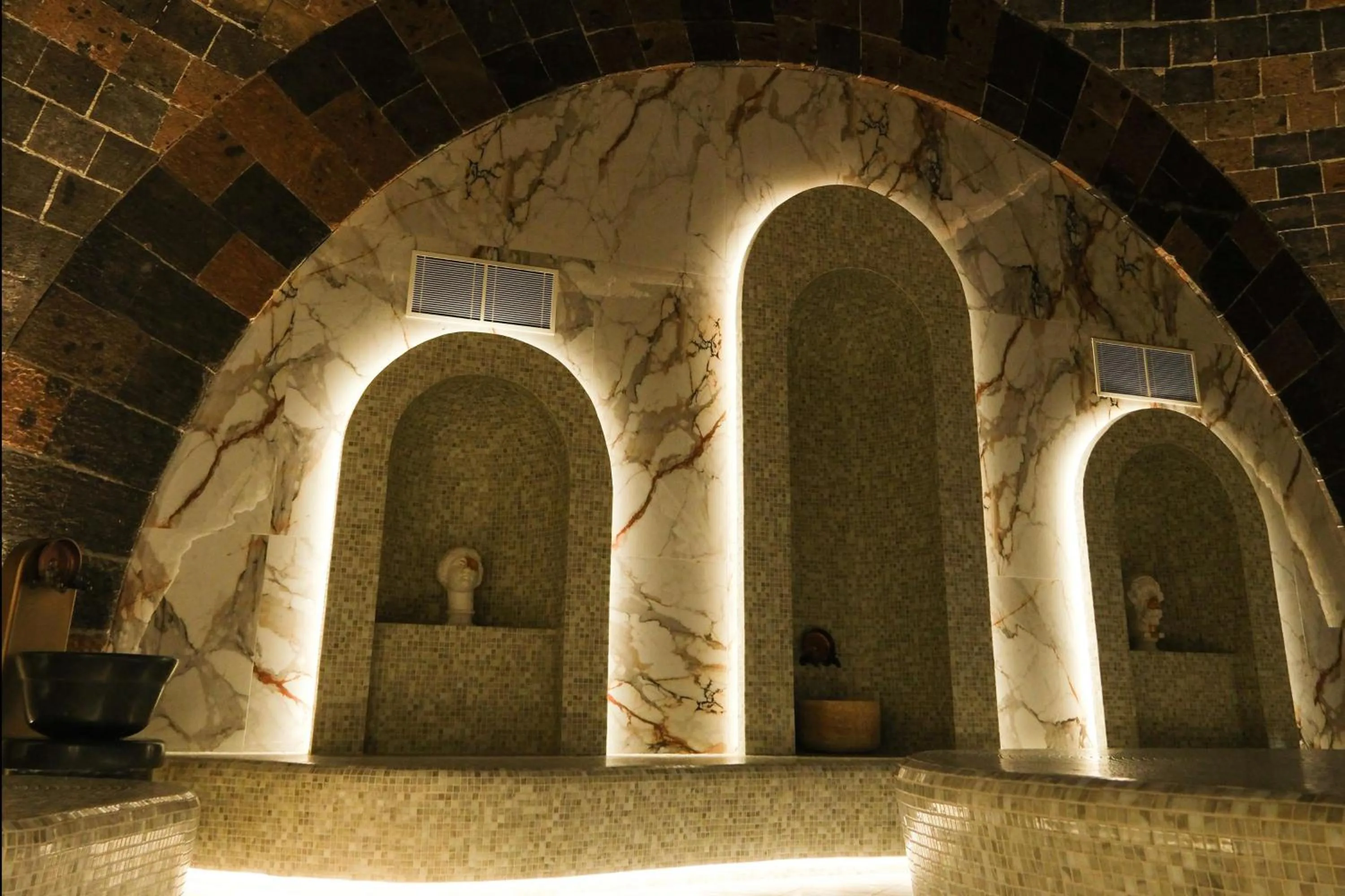 Bedroom in Shiraz Plaza Hotel & Spa