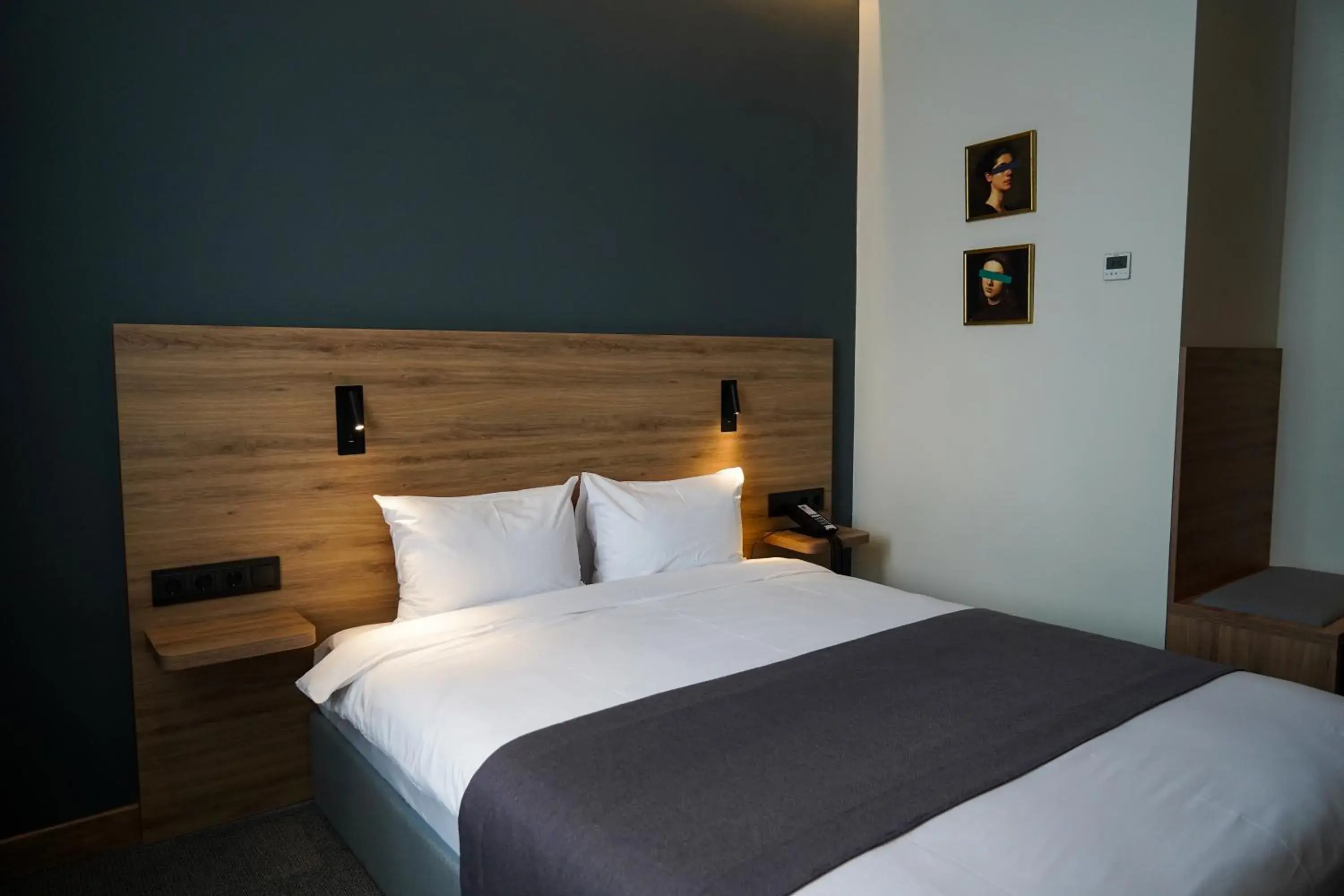 King Room with Balcony in Shiraz Plaza Hotel & Spa King Room with Balcony in Shiraz Plaza Hotel & Spa