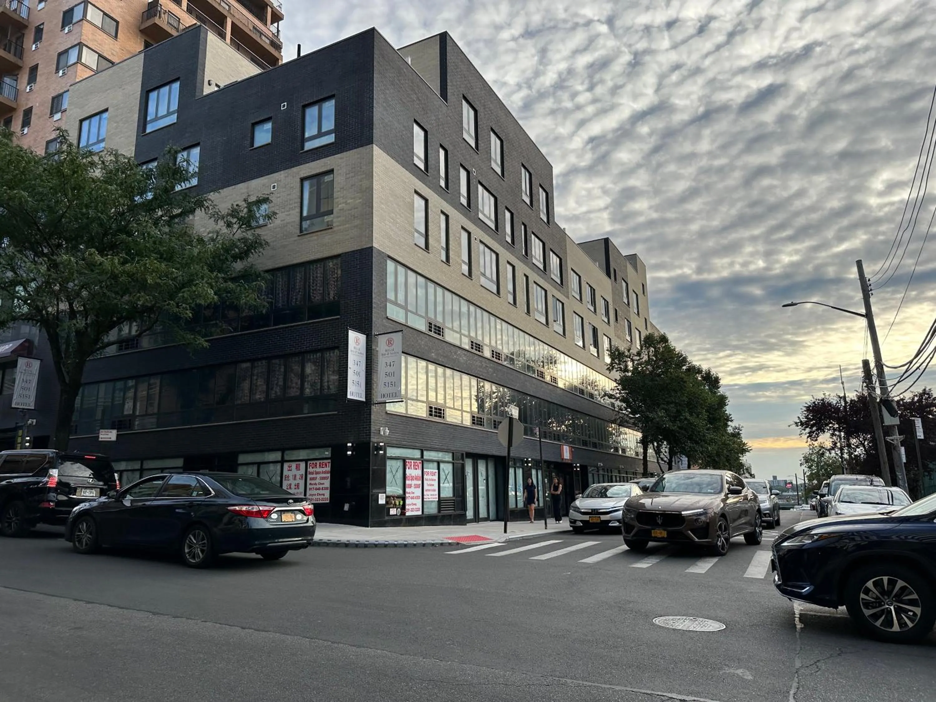 Property building in Regal Inn & Suites New York LaGuardia Hotel