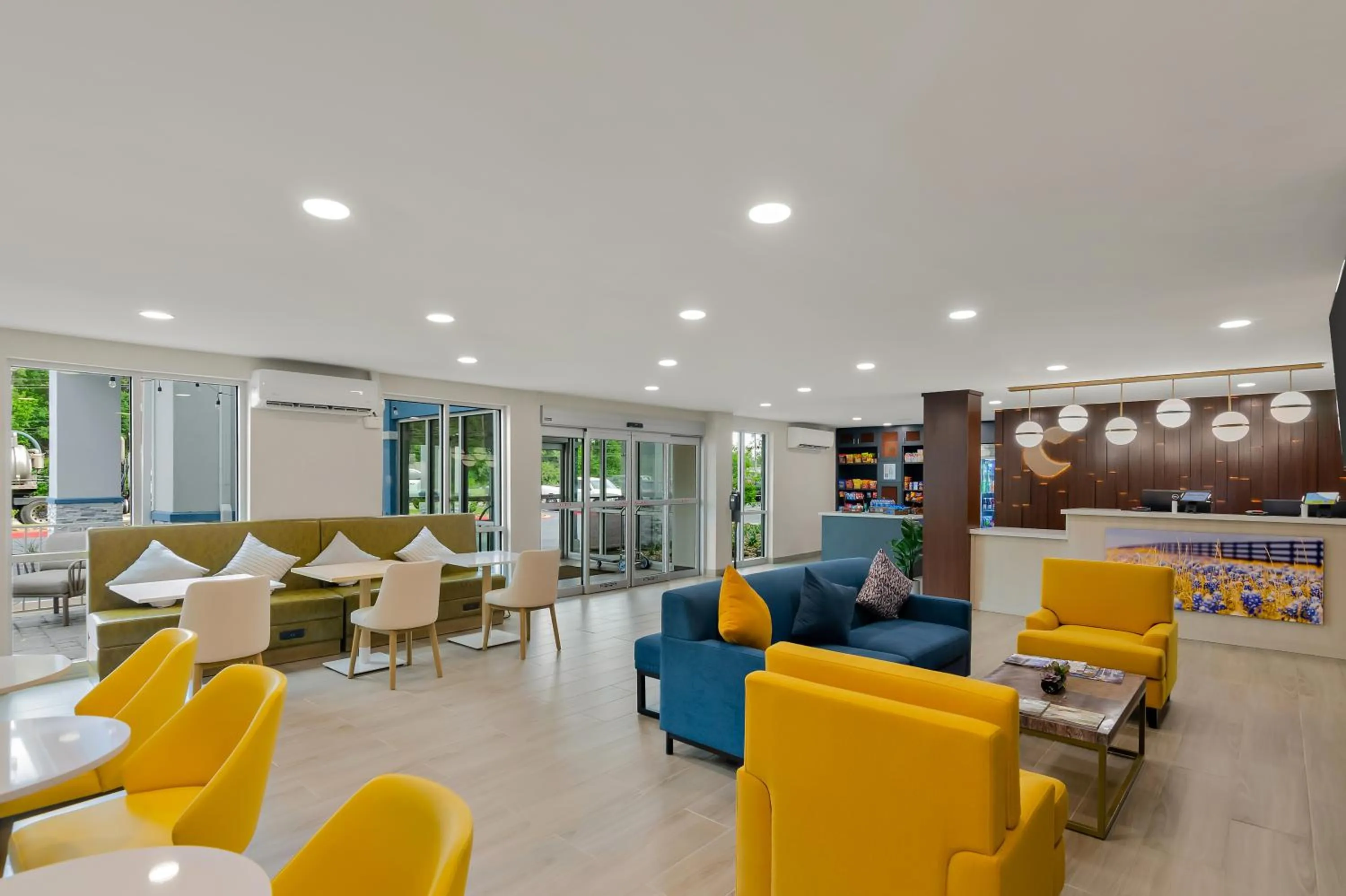 TV and multimedia in Comfort Inn Conroe