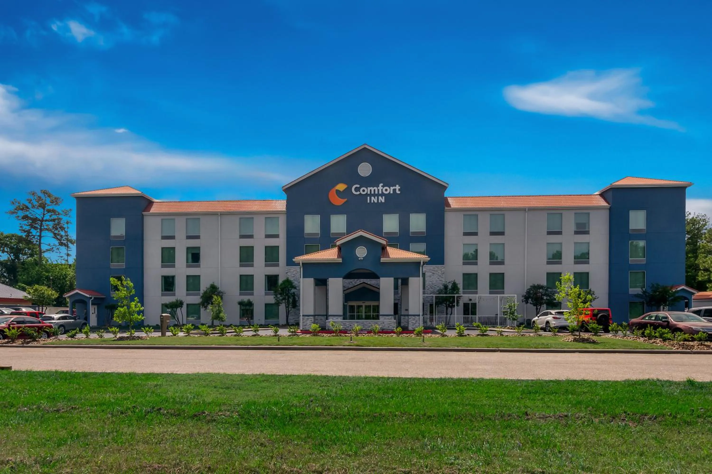 Property building in Comfort Inn Conroe