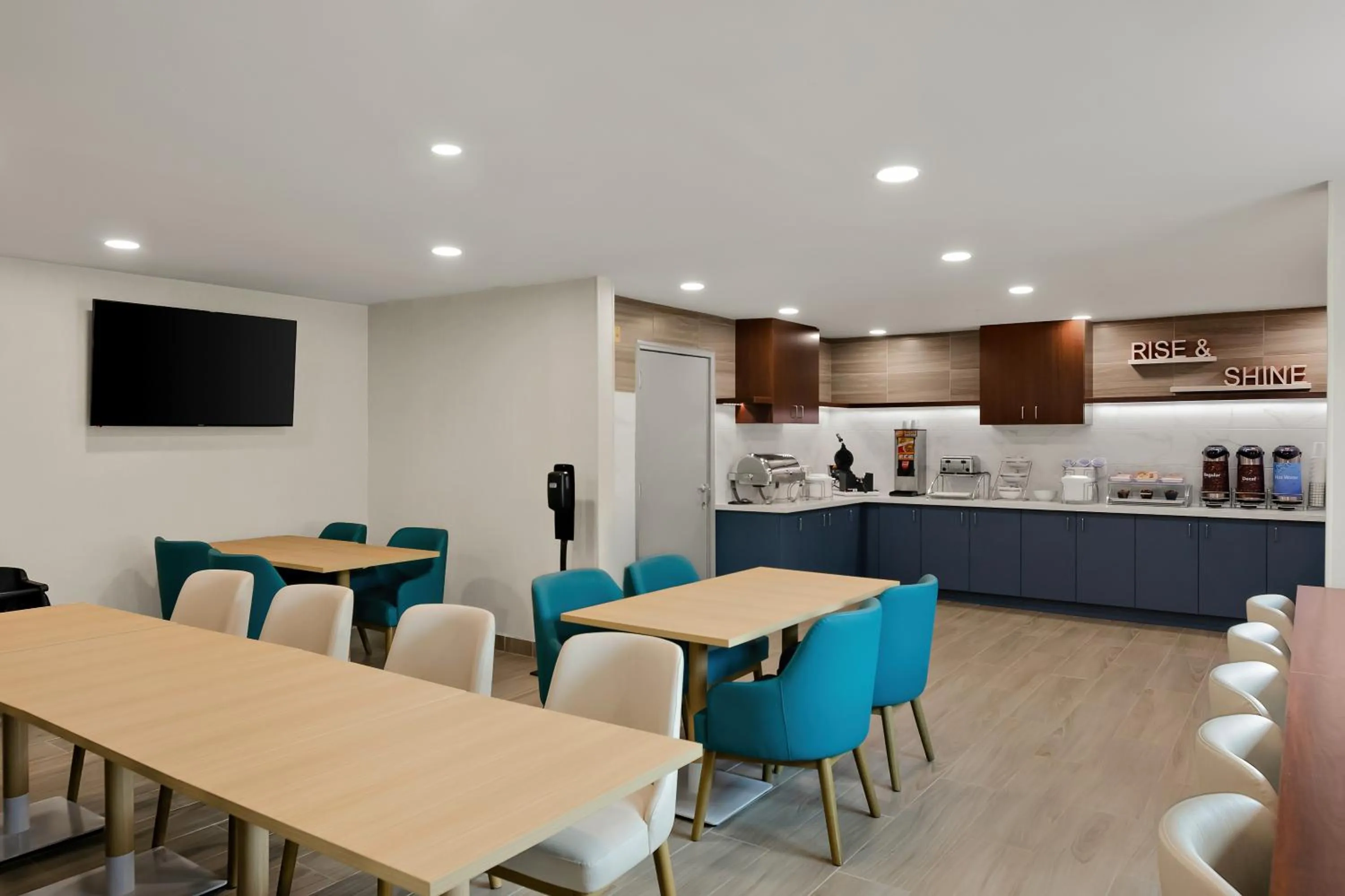 TV and multimedia in Comfort Inn Conroe