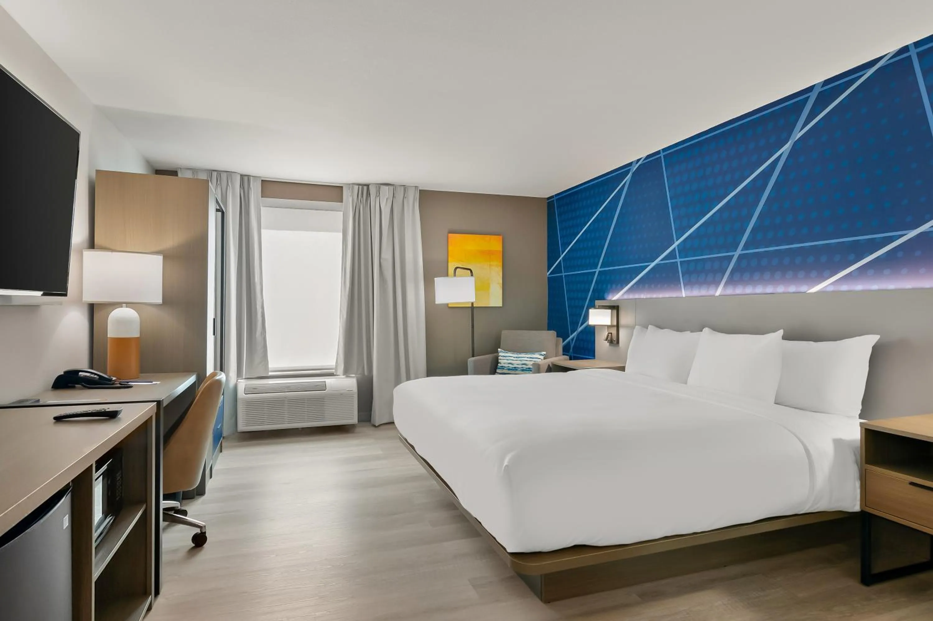 TV and multimedia, Bed in Comfort Inn Conroe