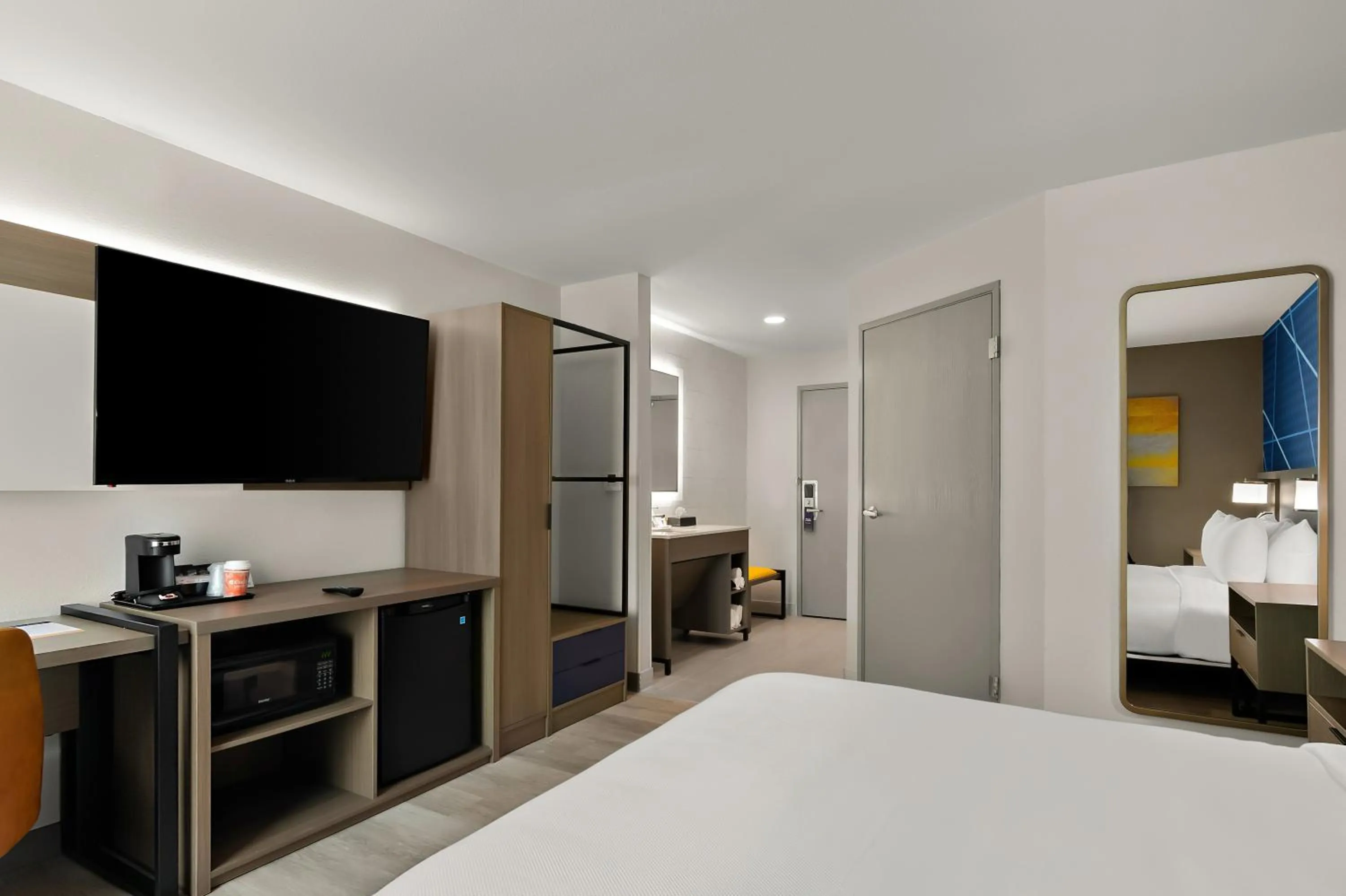 Bed in Comfort Inn Conroe