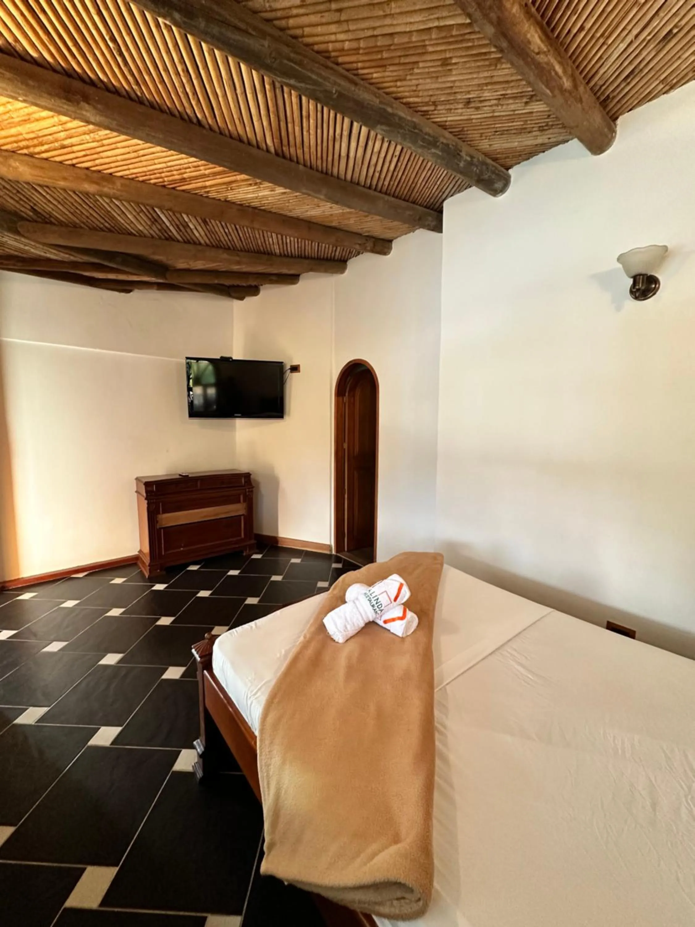 Bed in Hotel Casa Linda Guatape