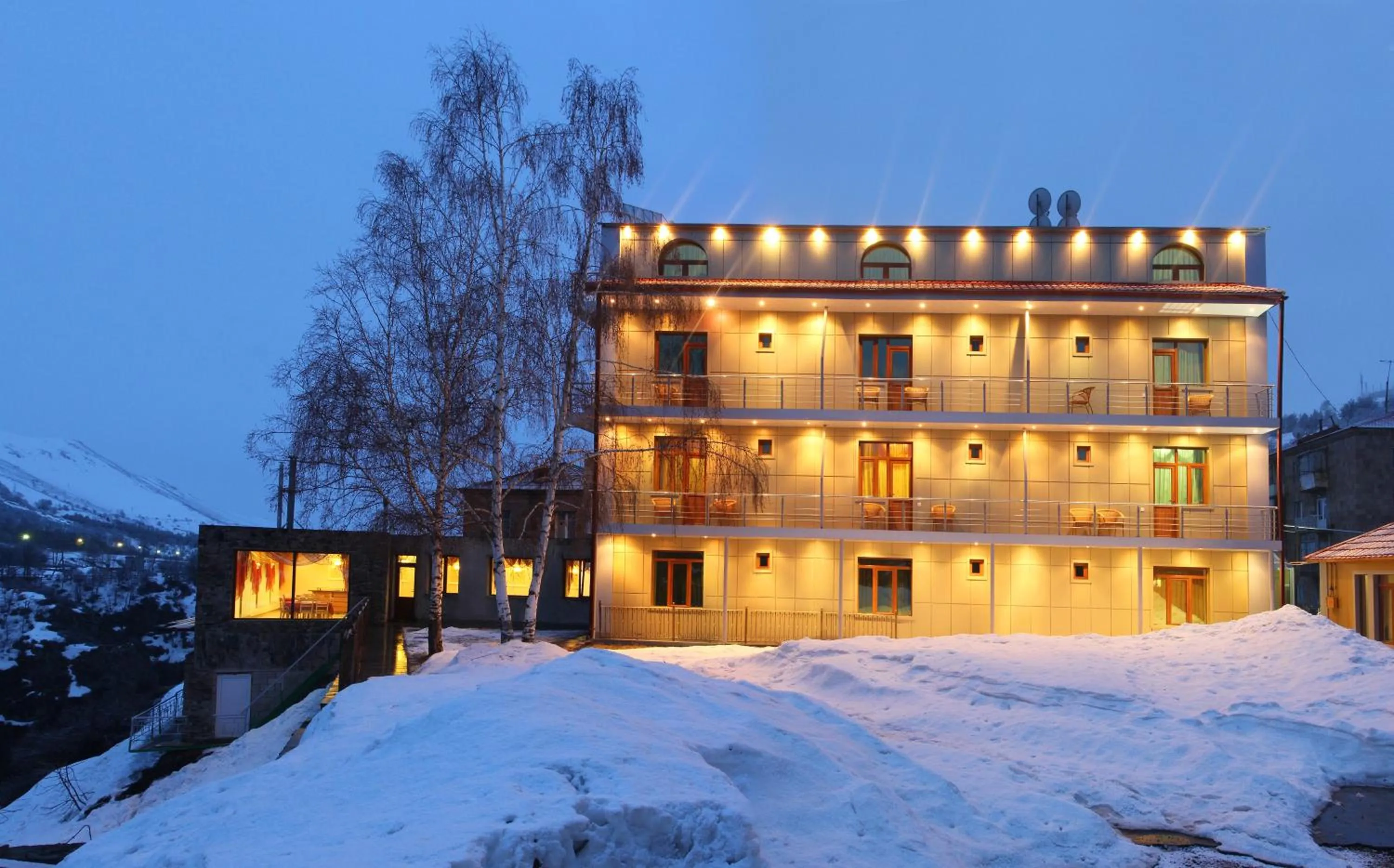 Nairi Hotel
