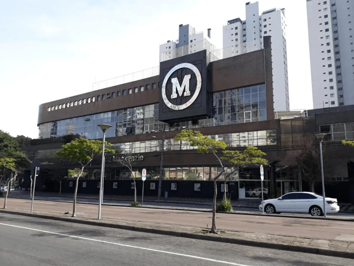 Off site in Prédio fantástico no bairro mais requisitado de Curitiba