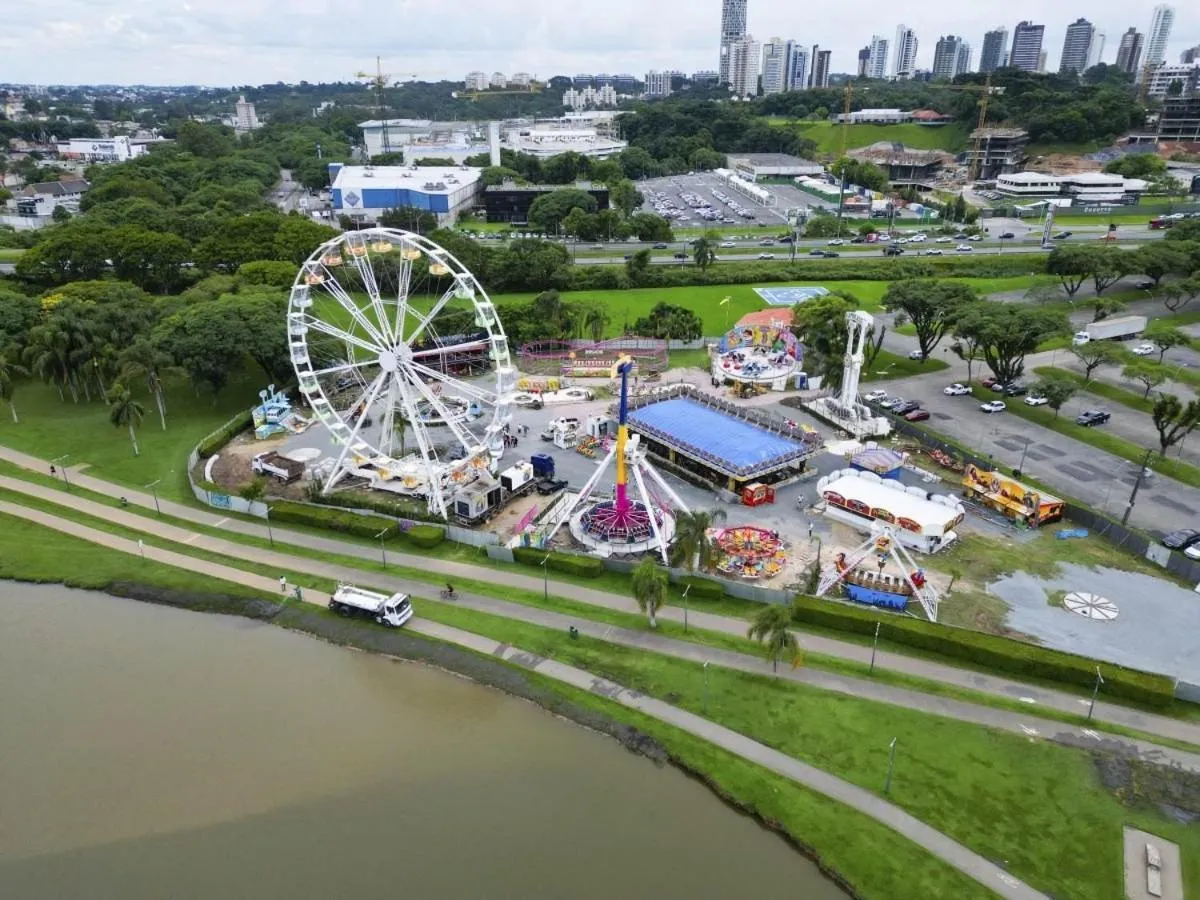 Off site in Prédio fantástico no bairro mais requisitado de Curitiba