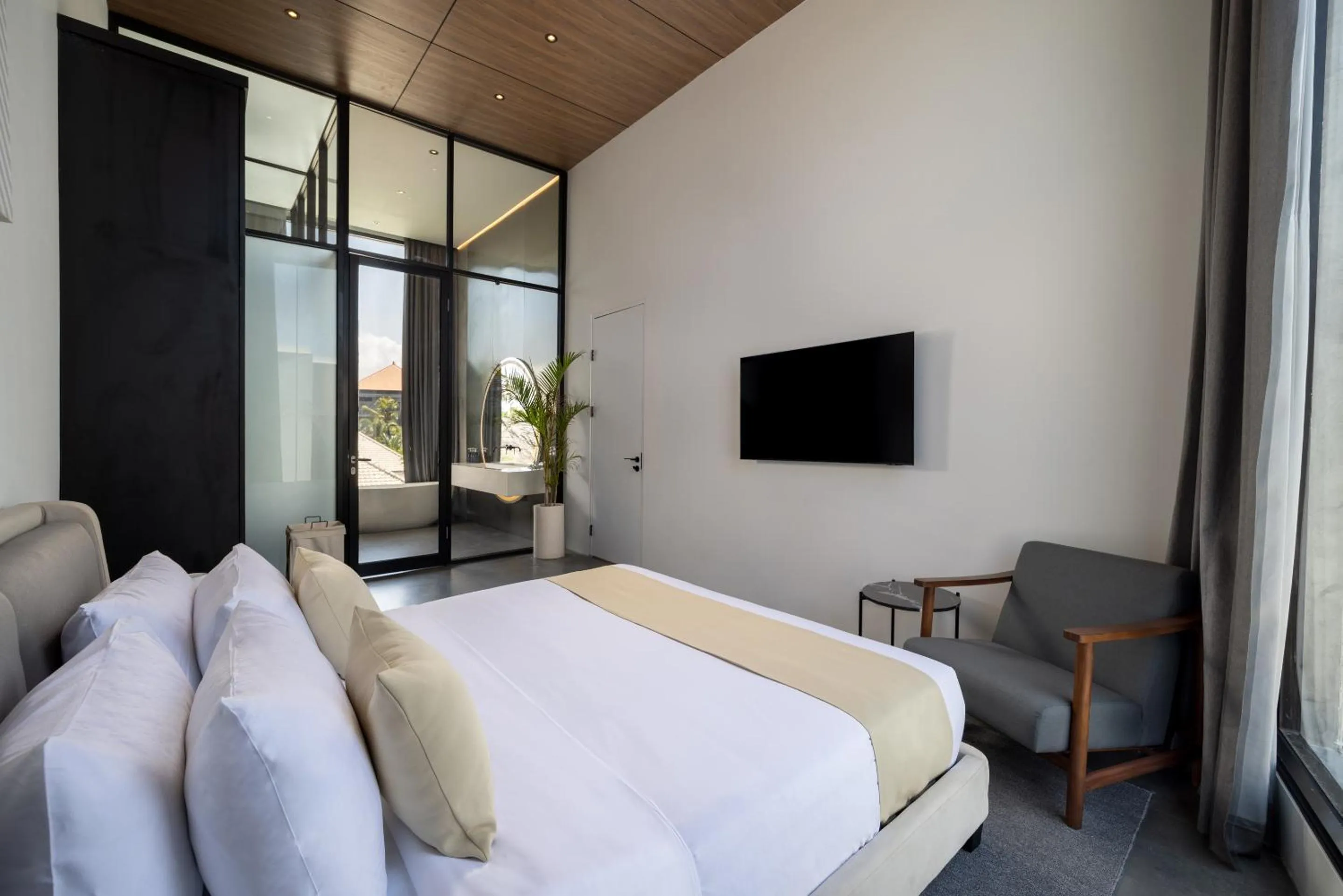 Bed in Alex Villas Complex N2