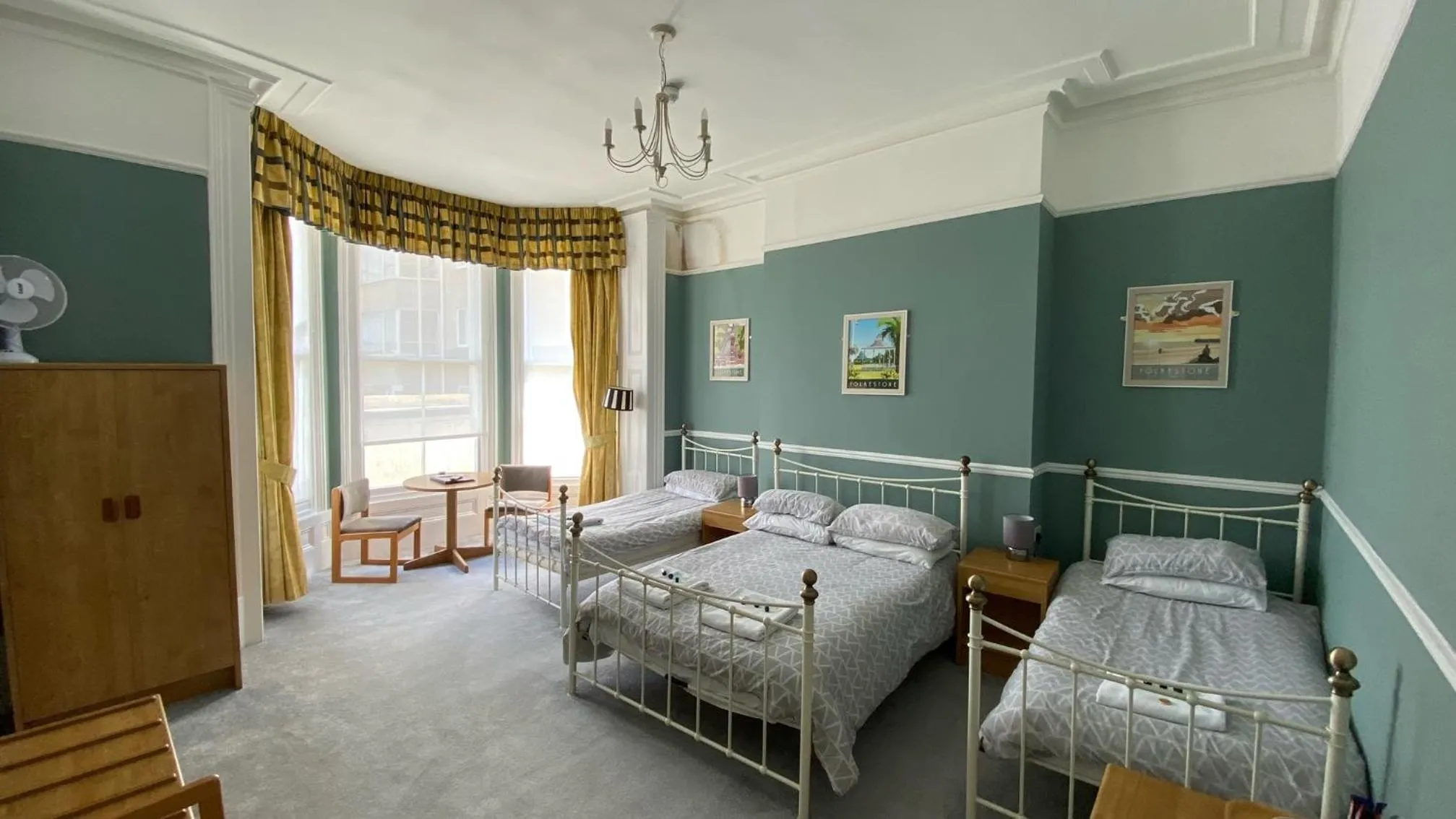 Photo of the whole room, Bed in The Portland Hotel