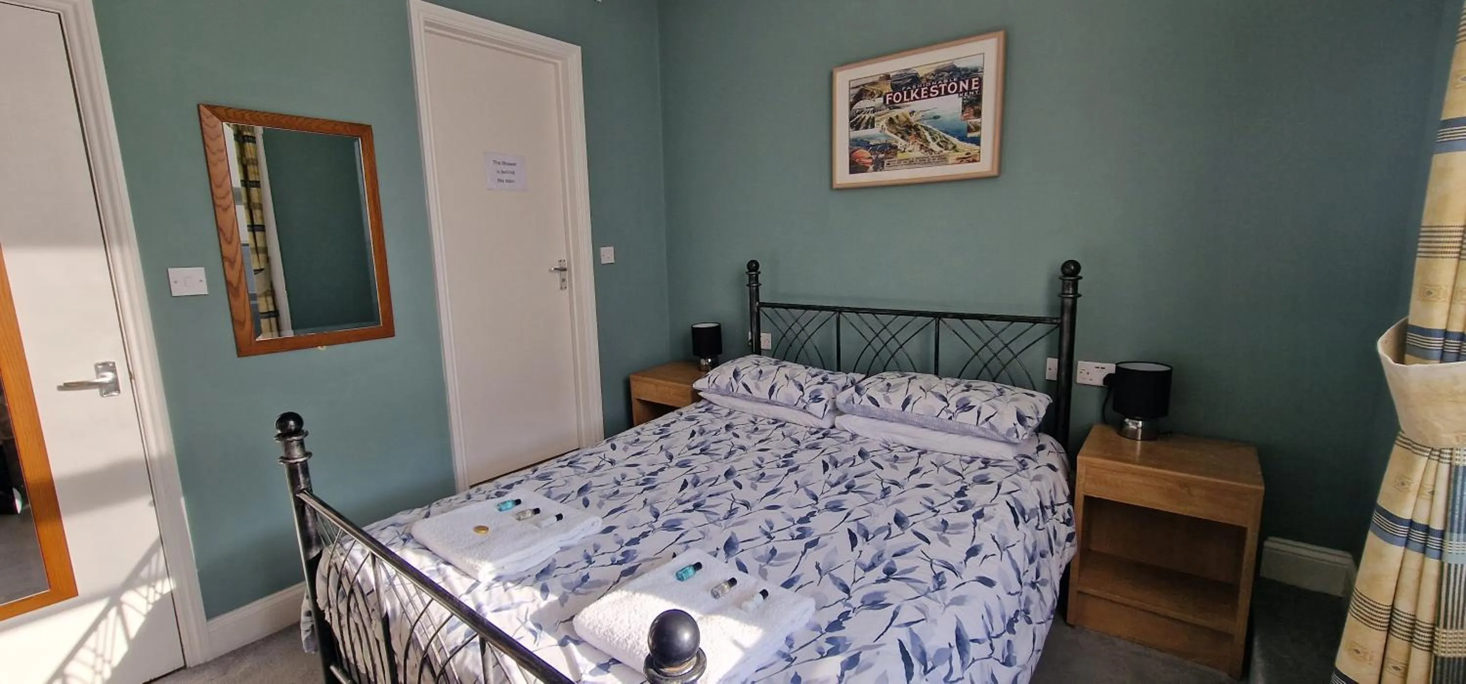 Photo of the whole room, Bed in The Portland Hotel