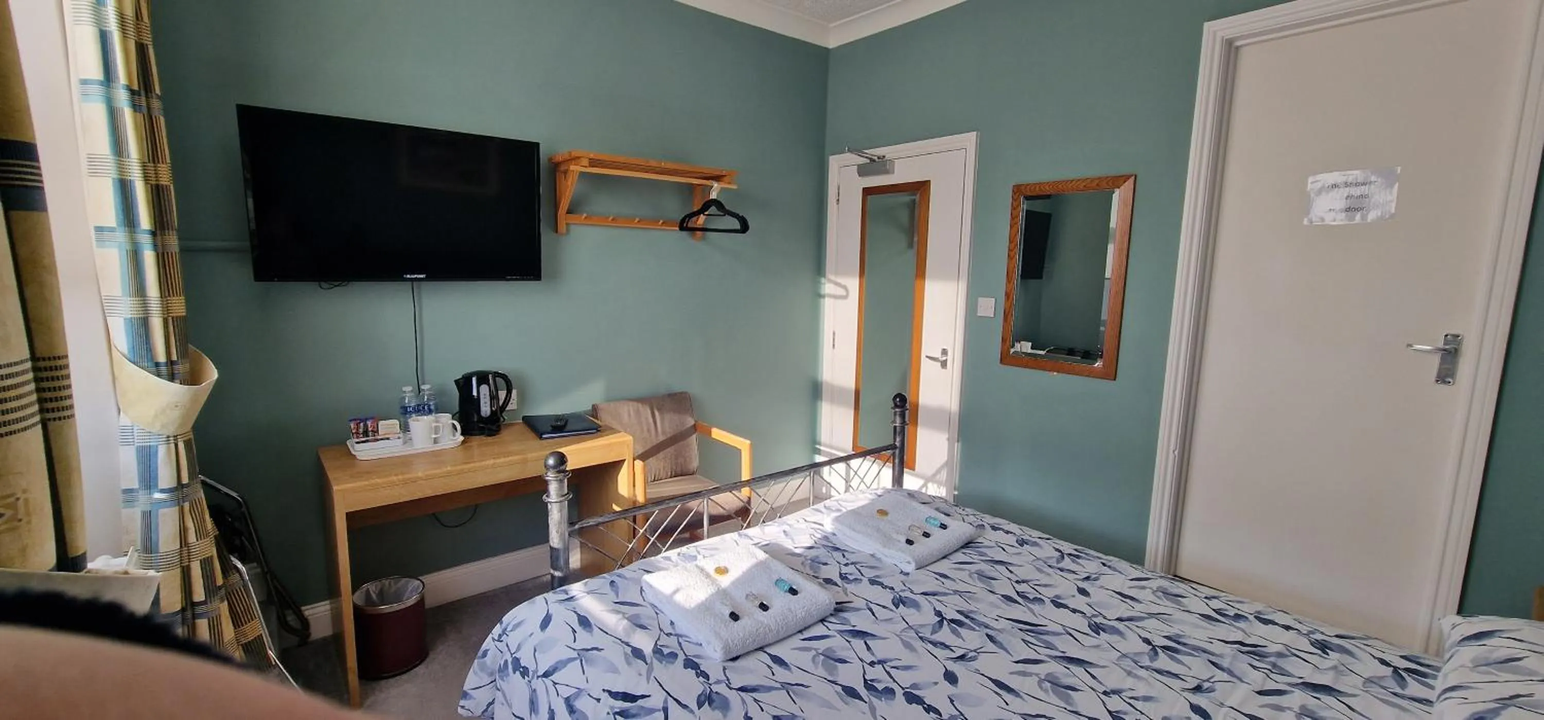 Photo of the whole room, Bed in The Portland Hotel