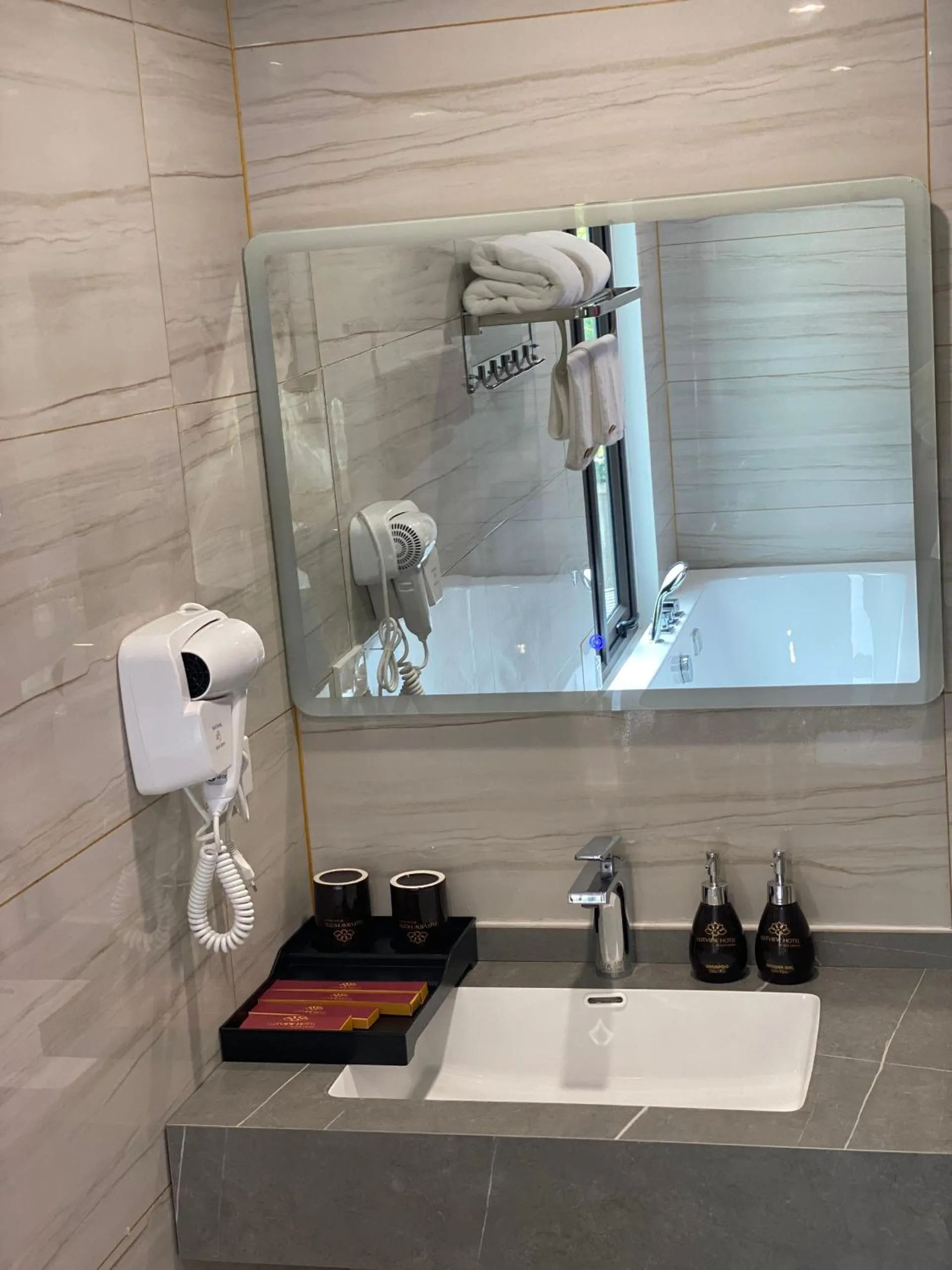 Luxtel Hotel Ngoại Giao Đoàn