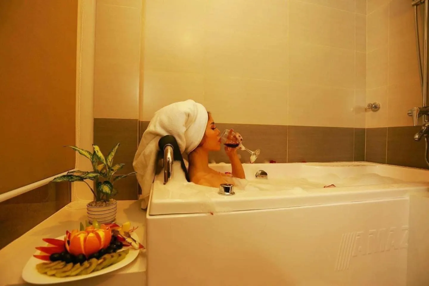 Luxtel Hotel Ngoại Giao Đoàn