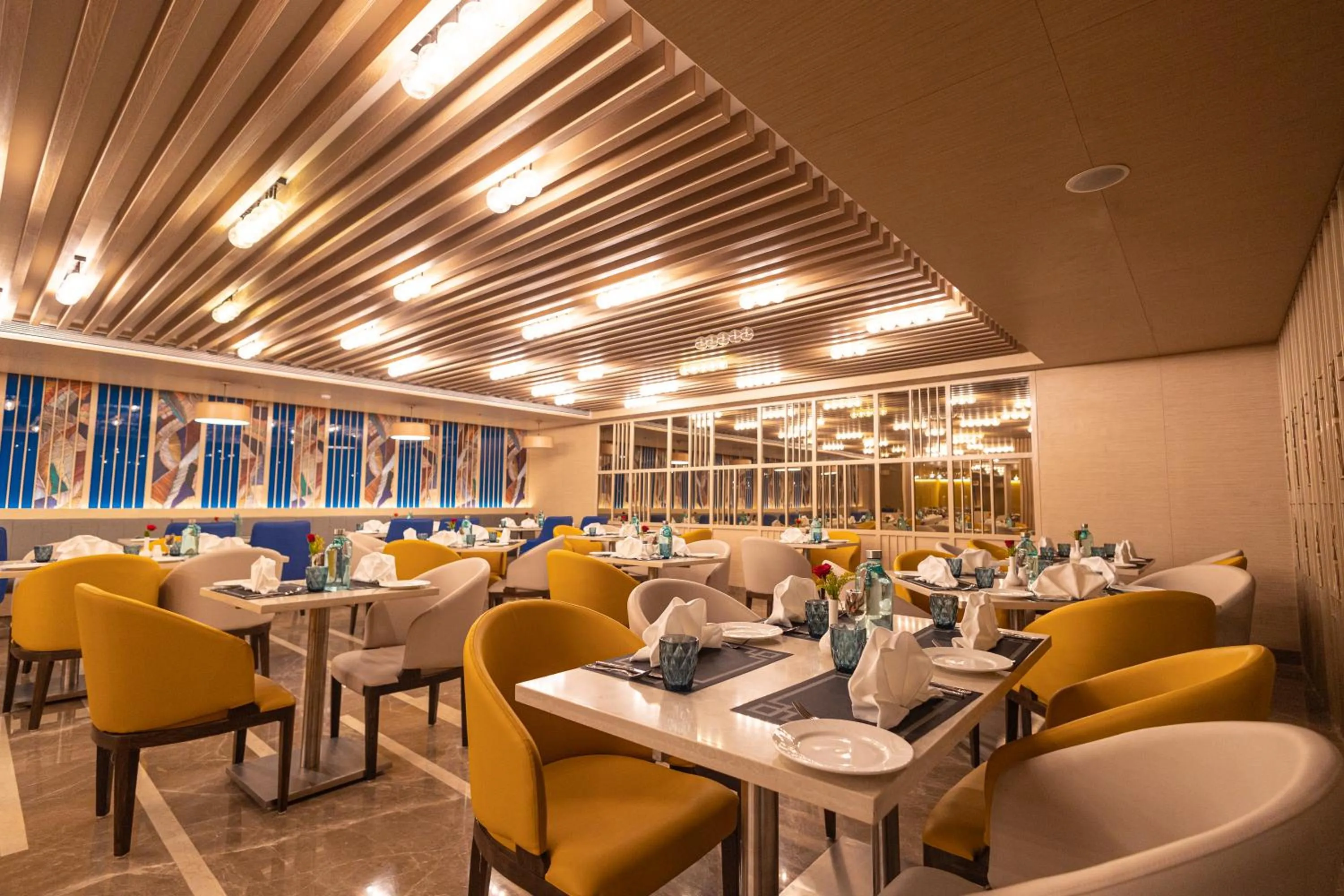 Restaurant/places to eat in Golden Tulip Bhopal