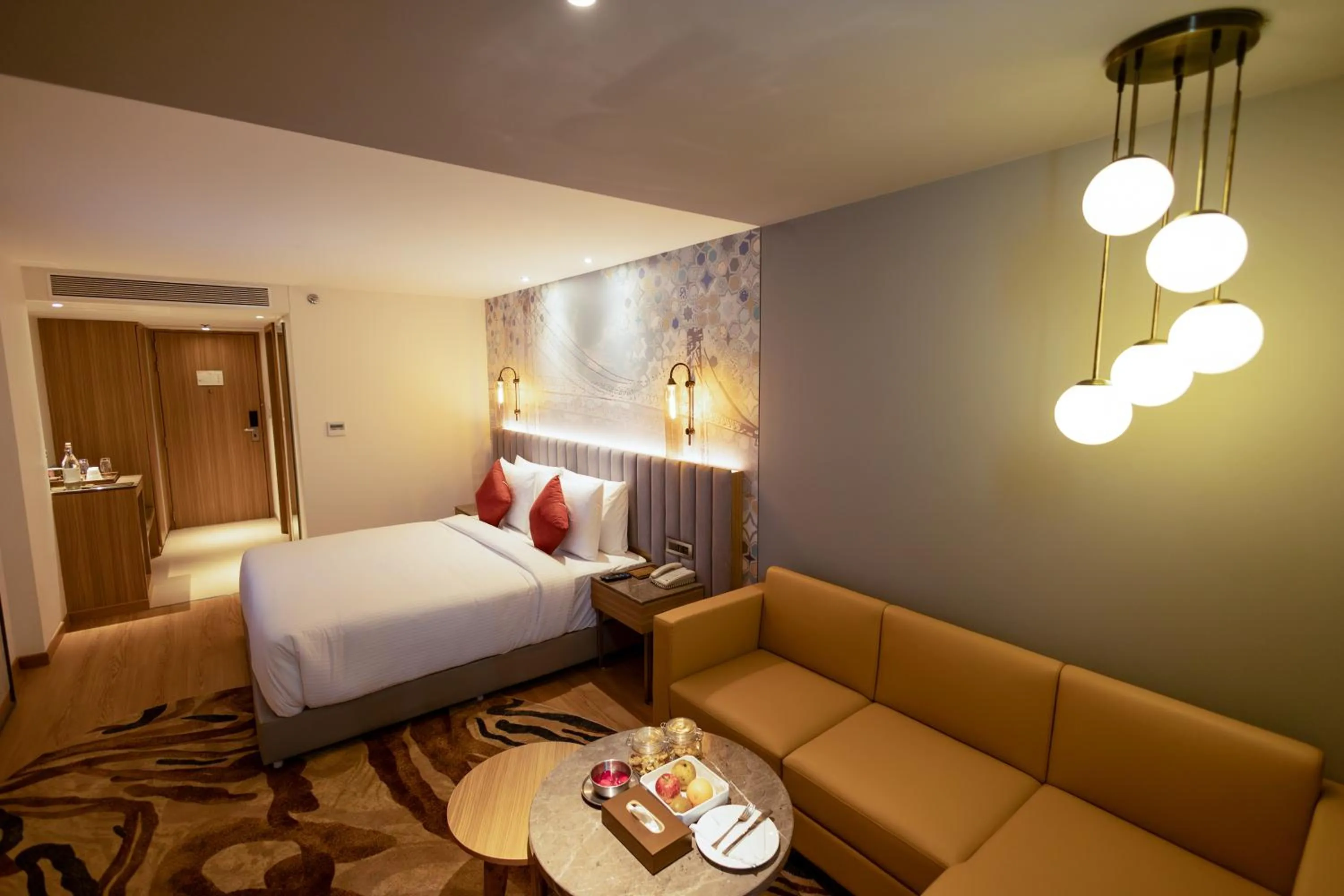 Bedroom, Bed in Golden Tulip Bhopal