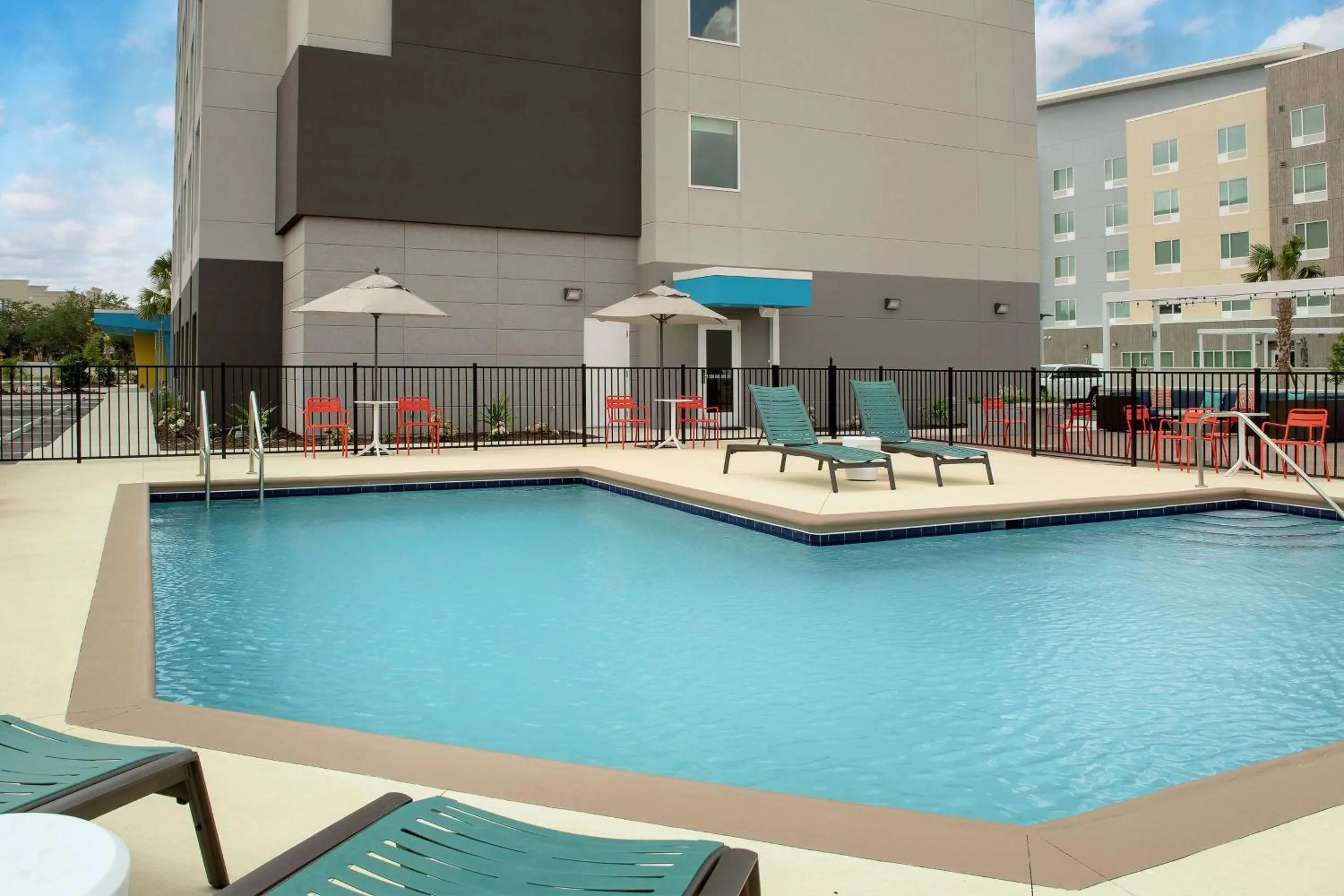 Pool view in Tru By Hilton Jacksonville Airport