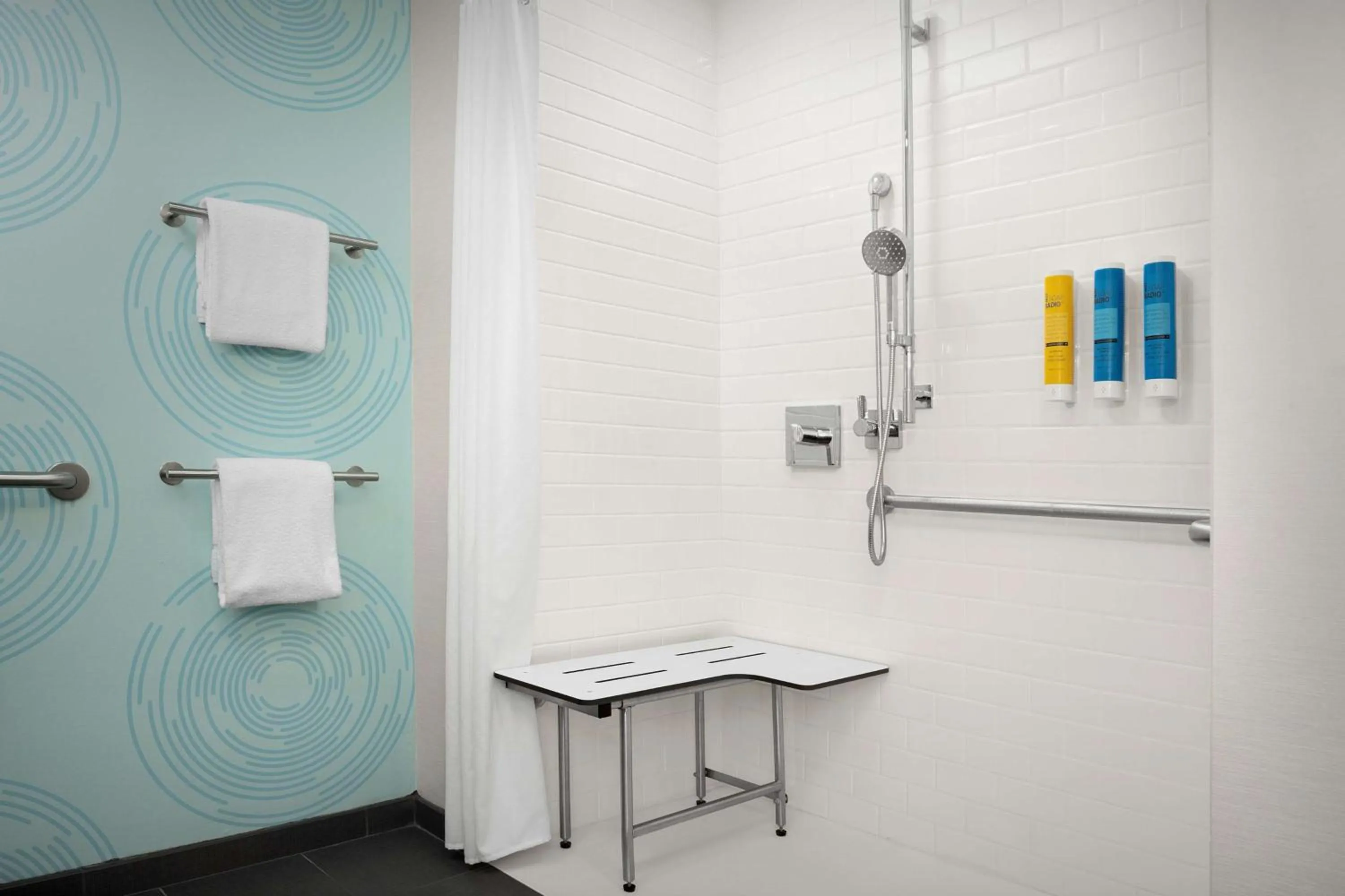 Bathroom in Tru By Hilton Jacksonville Airport