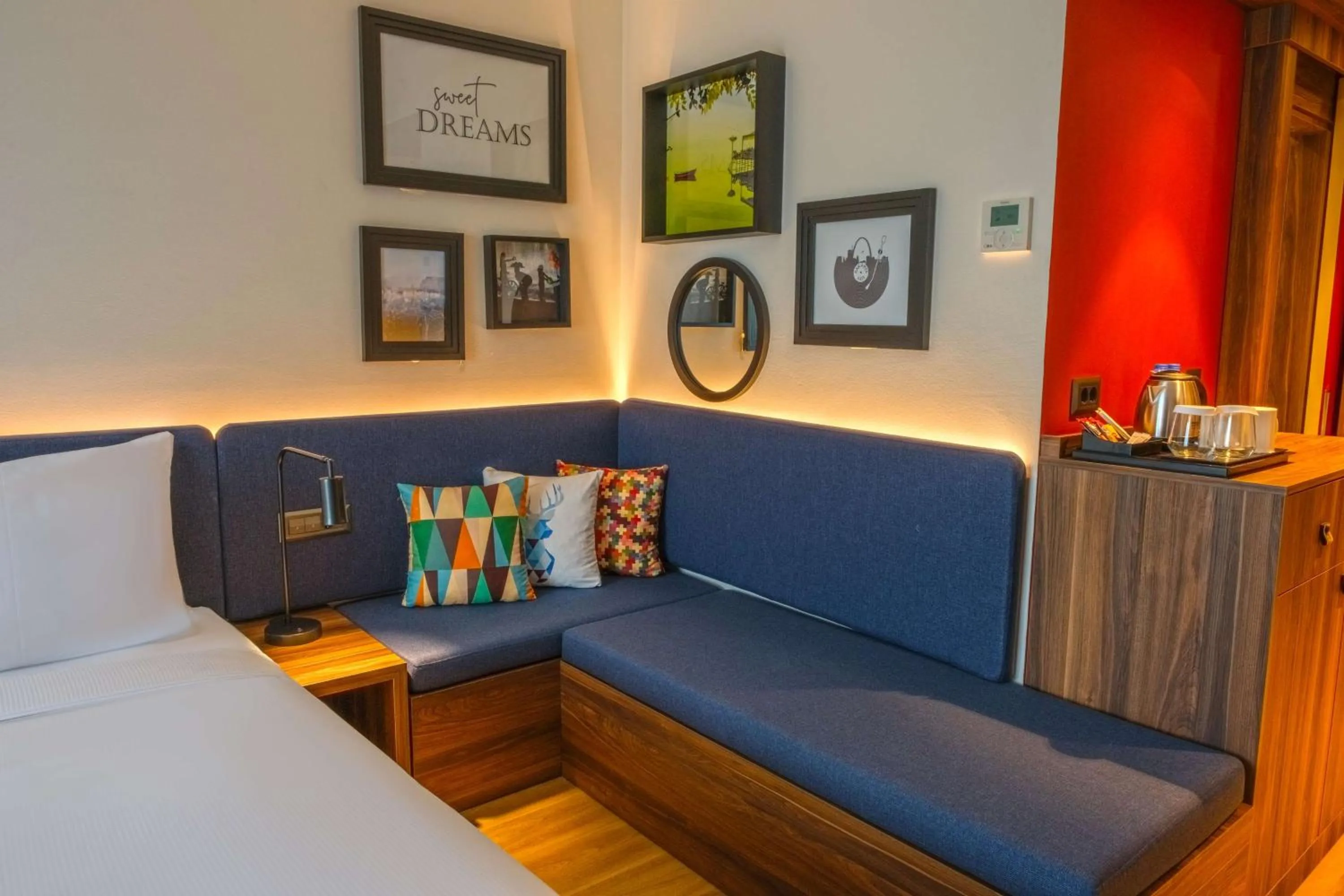 Living room, Bed in Hampton By Hilton Sakarya