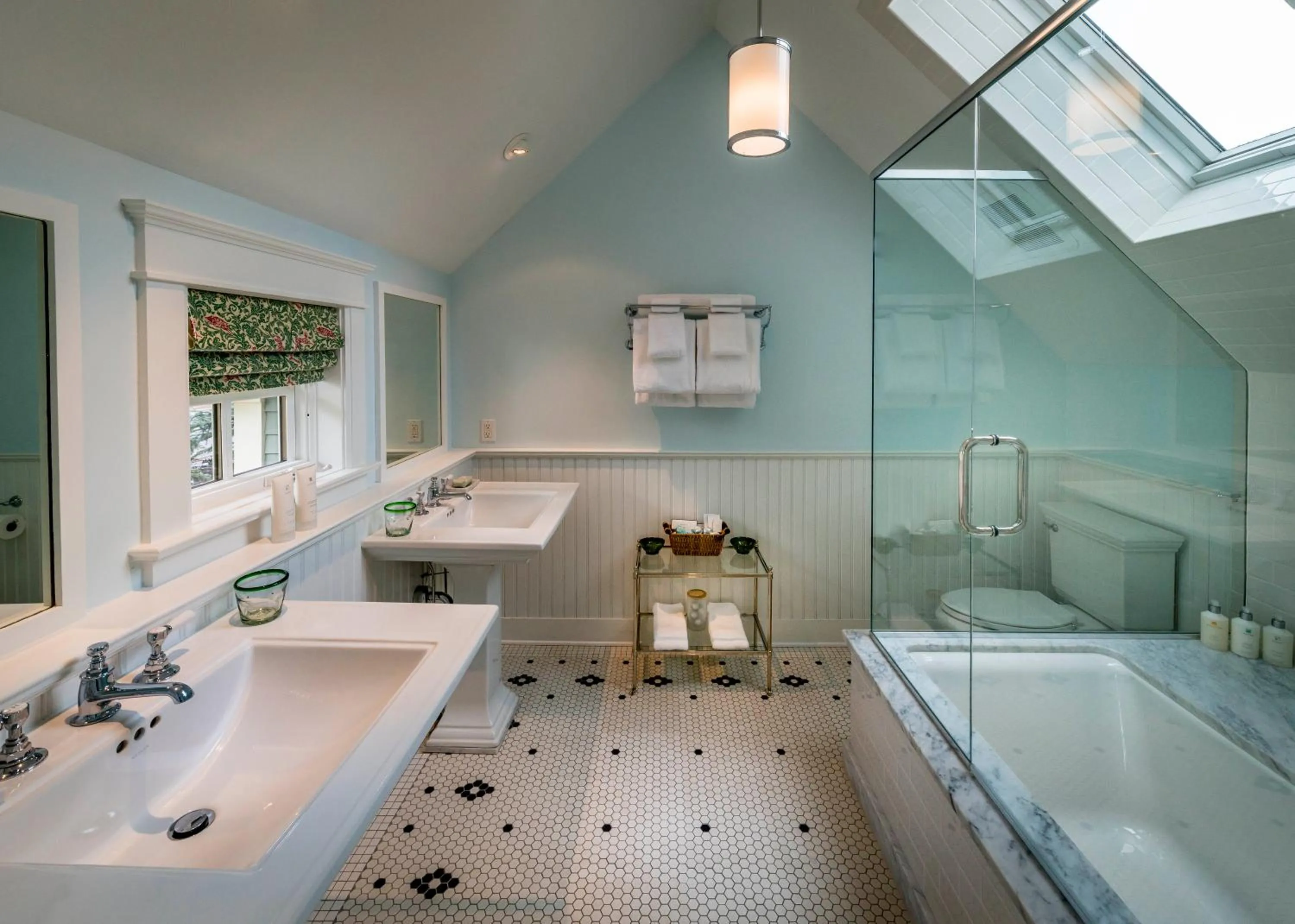 Bathroom in Dunton Town House Hotel