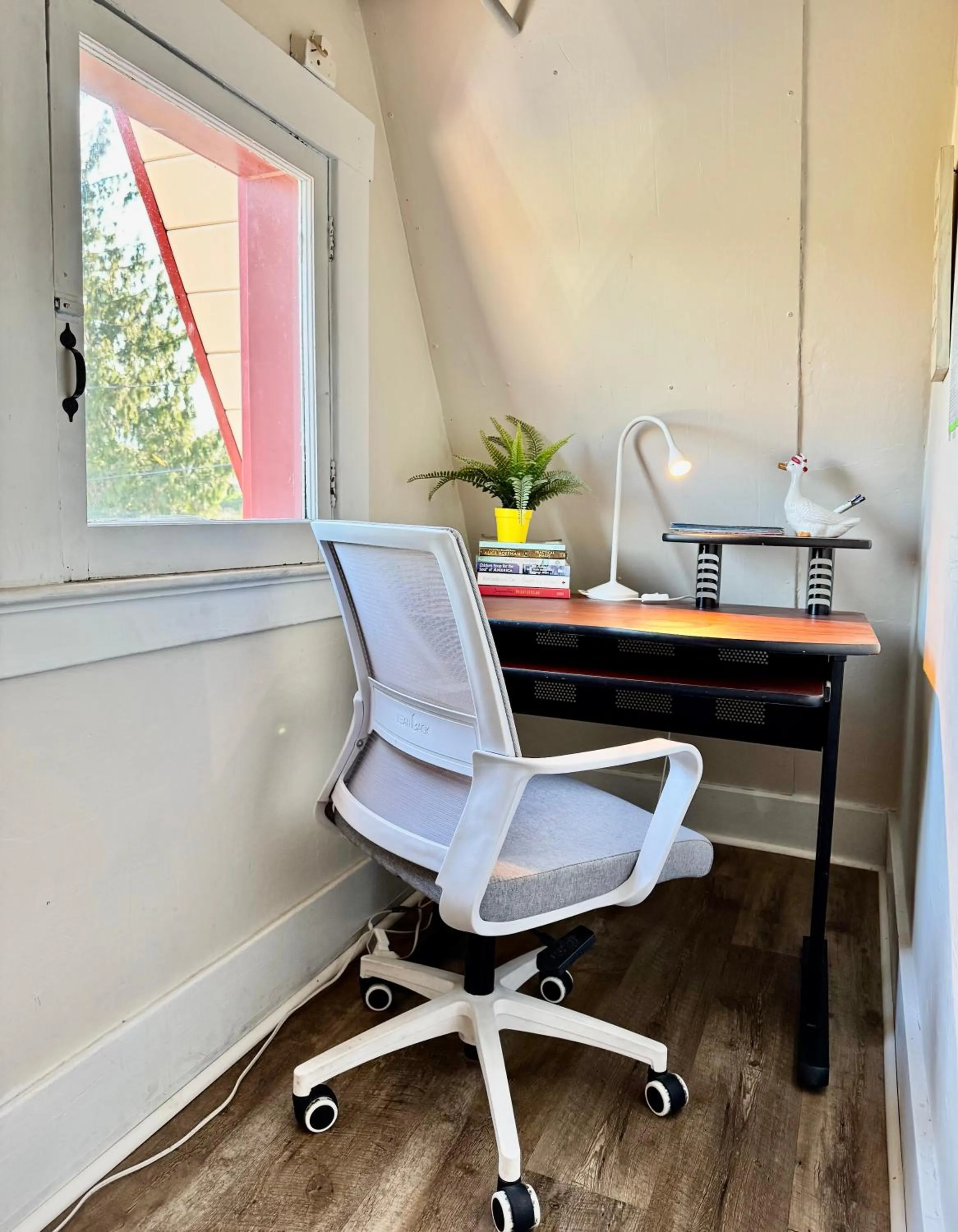 Seating area in Tiny Private Room at the Upper Level of a Big House with Shared Bathroom