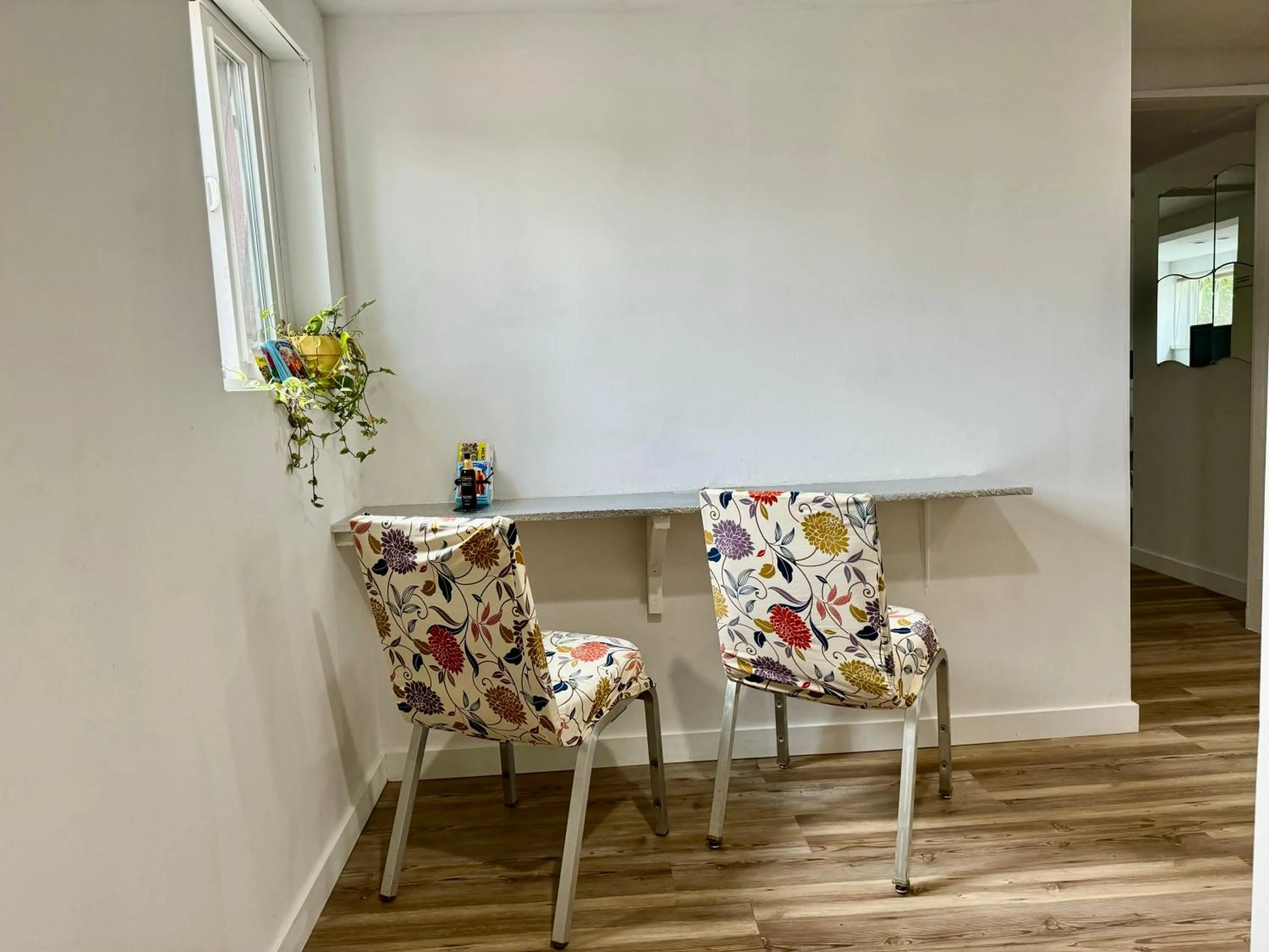Dining area in Tiny Private Room at the Upper Level of a Big House with Shared Bathroom