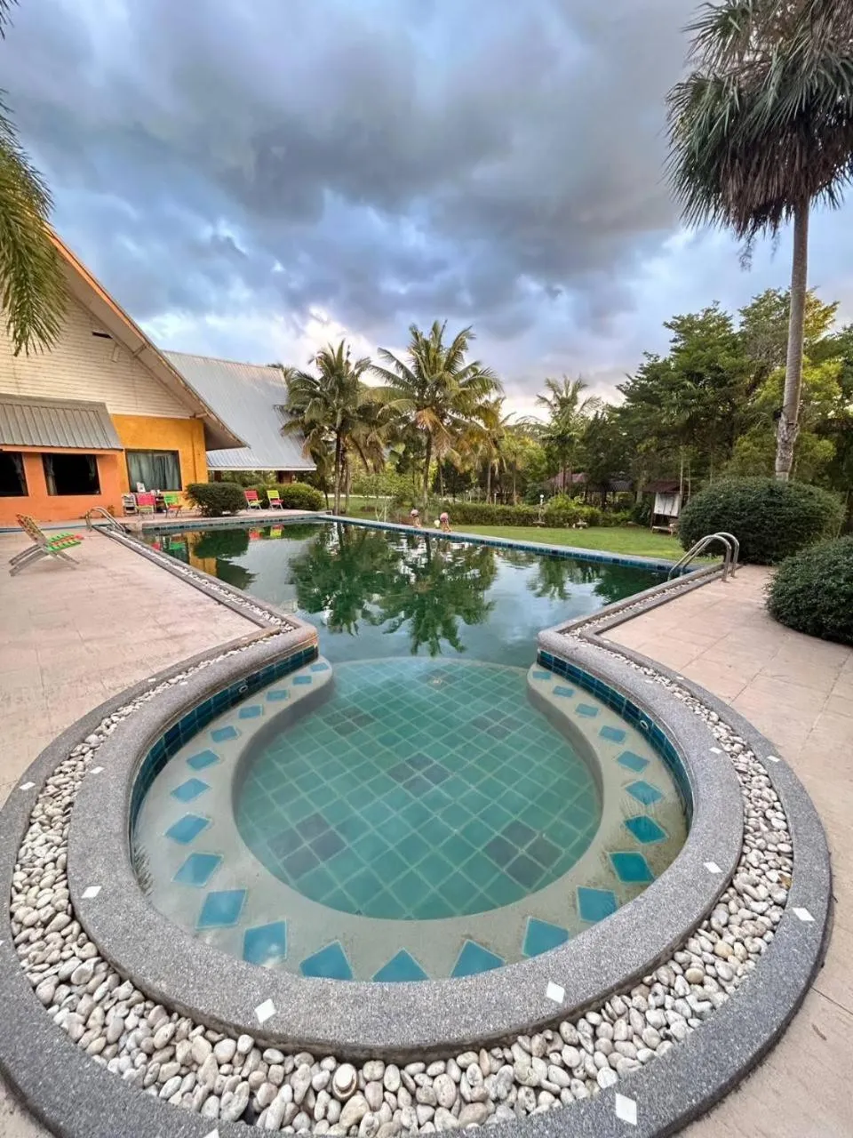 Day in Petpumok Wangnamkhiao Hotel