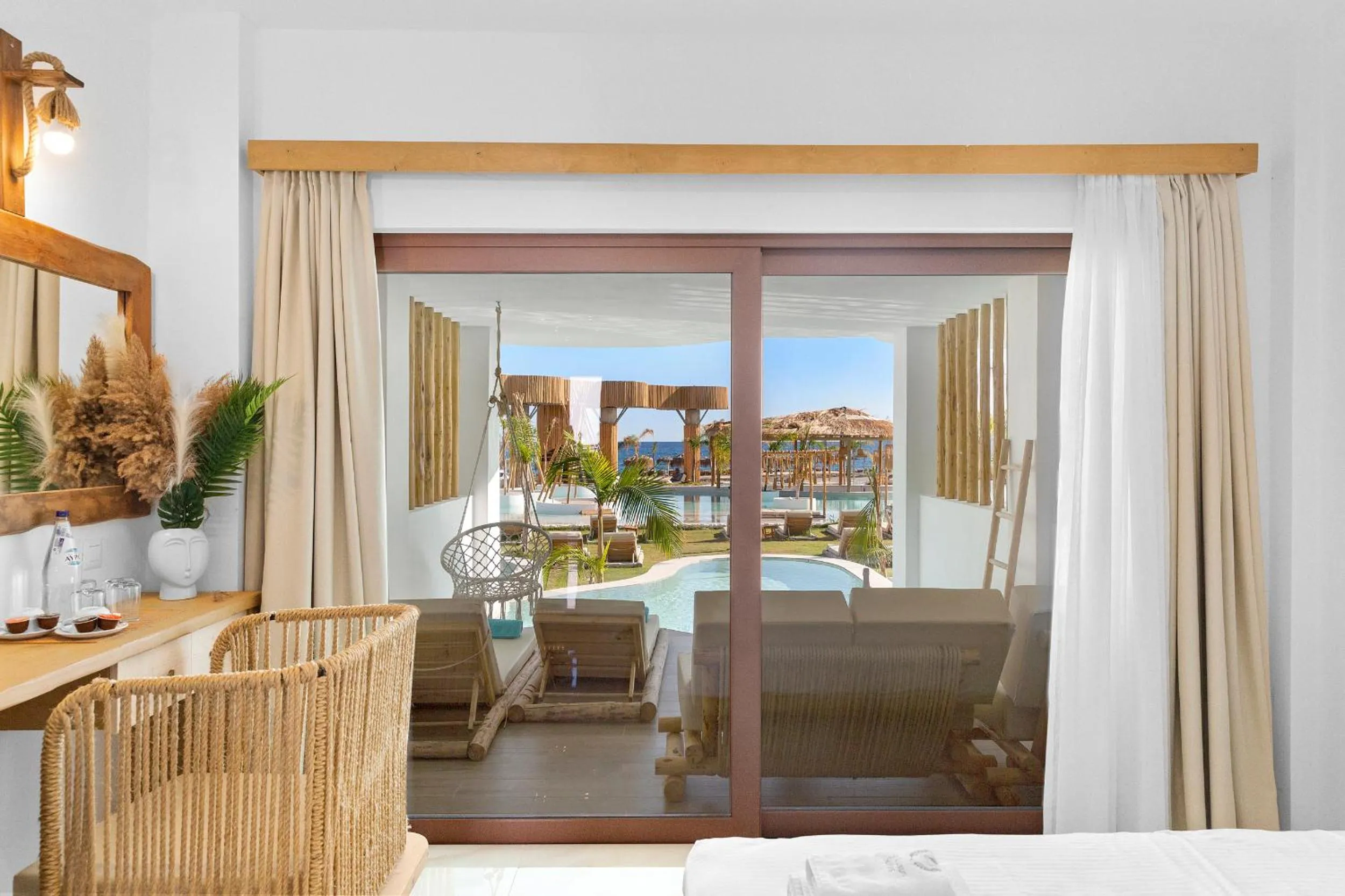 Alia Beachfront Suites and Spa