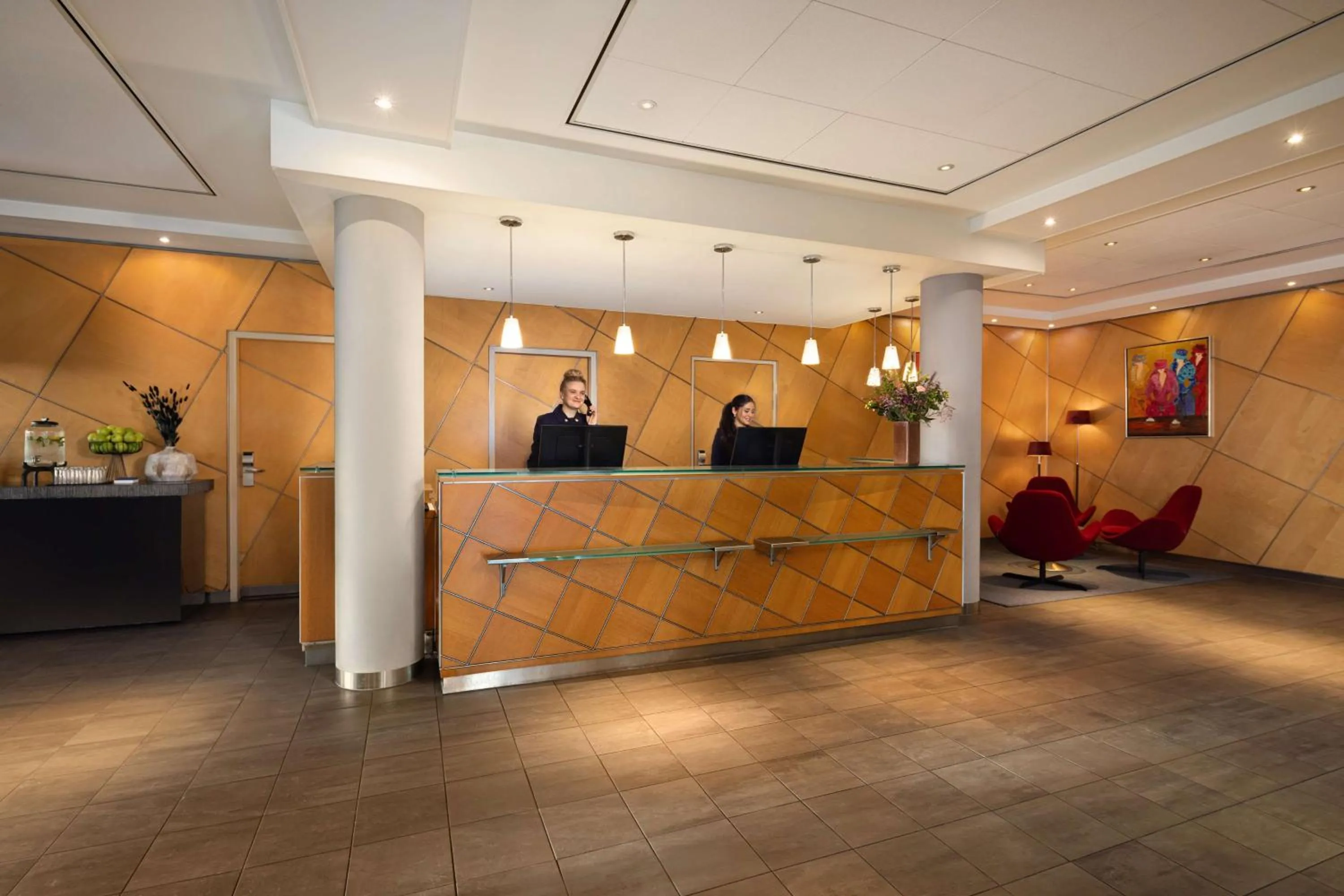 Lobby or reception in NH Groningen Hotel