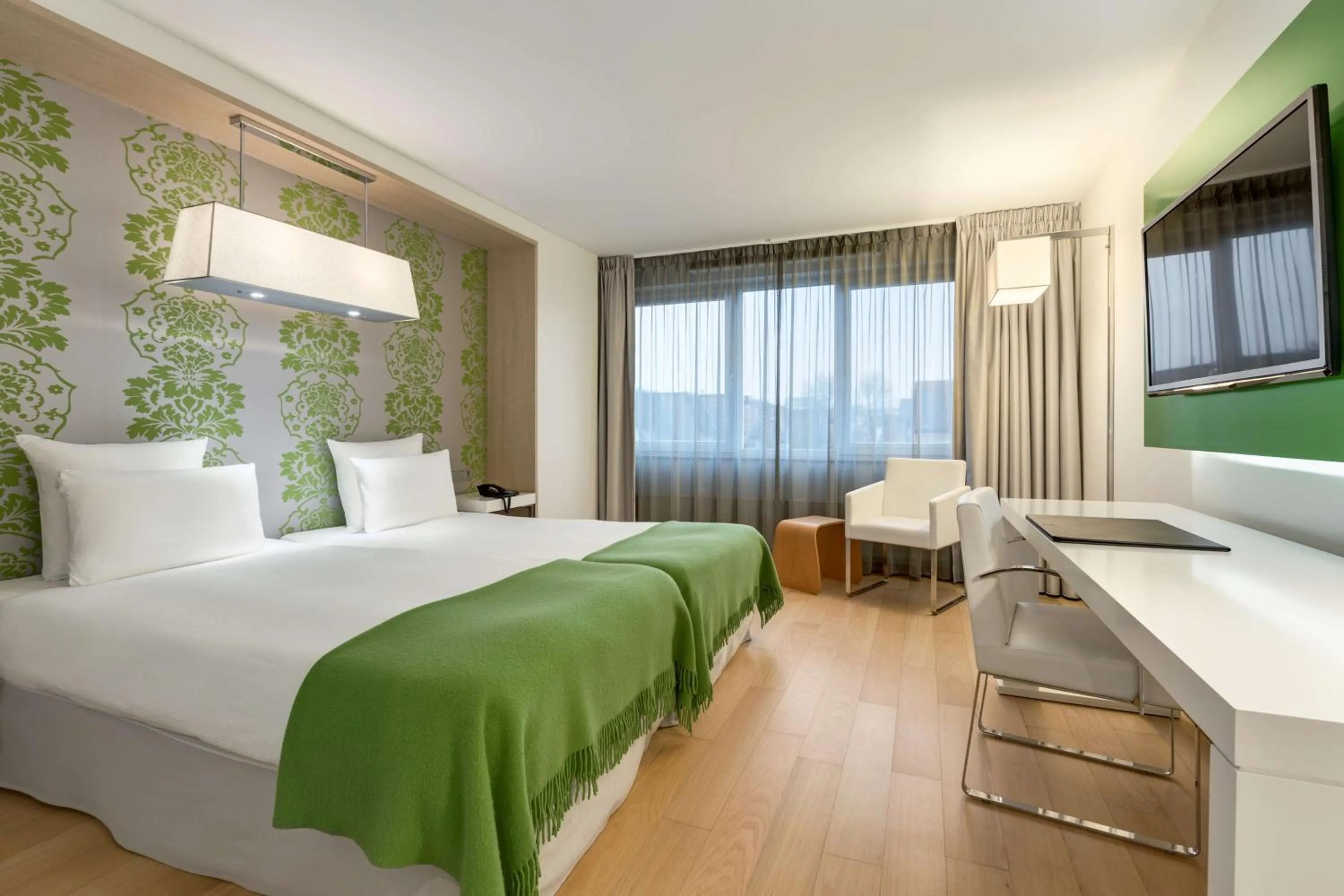 Photo of the whole room, Bed in NH Groningen Hotel