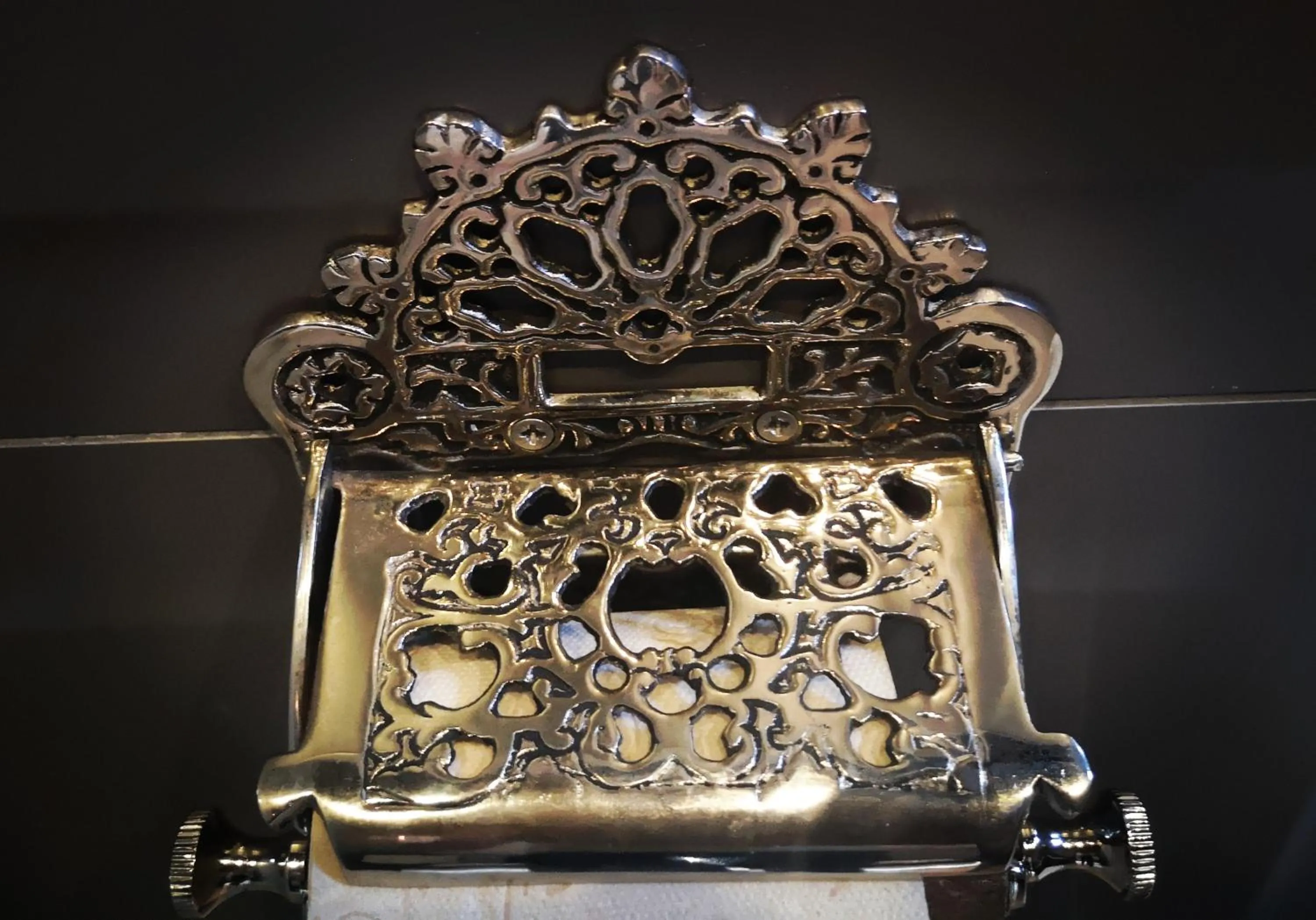 Decorative detail in FORVM bijoux ROOMS