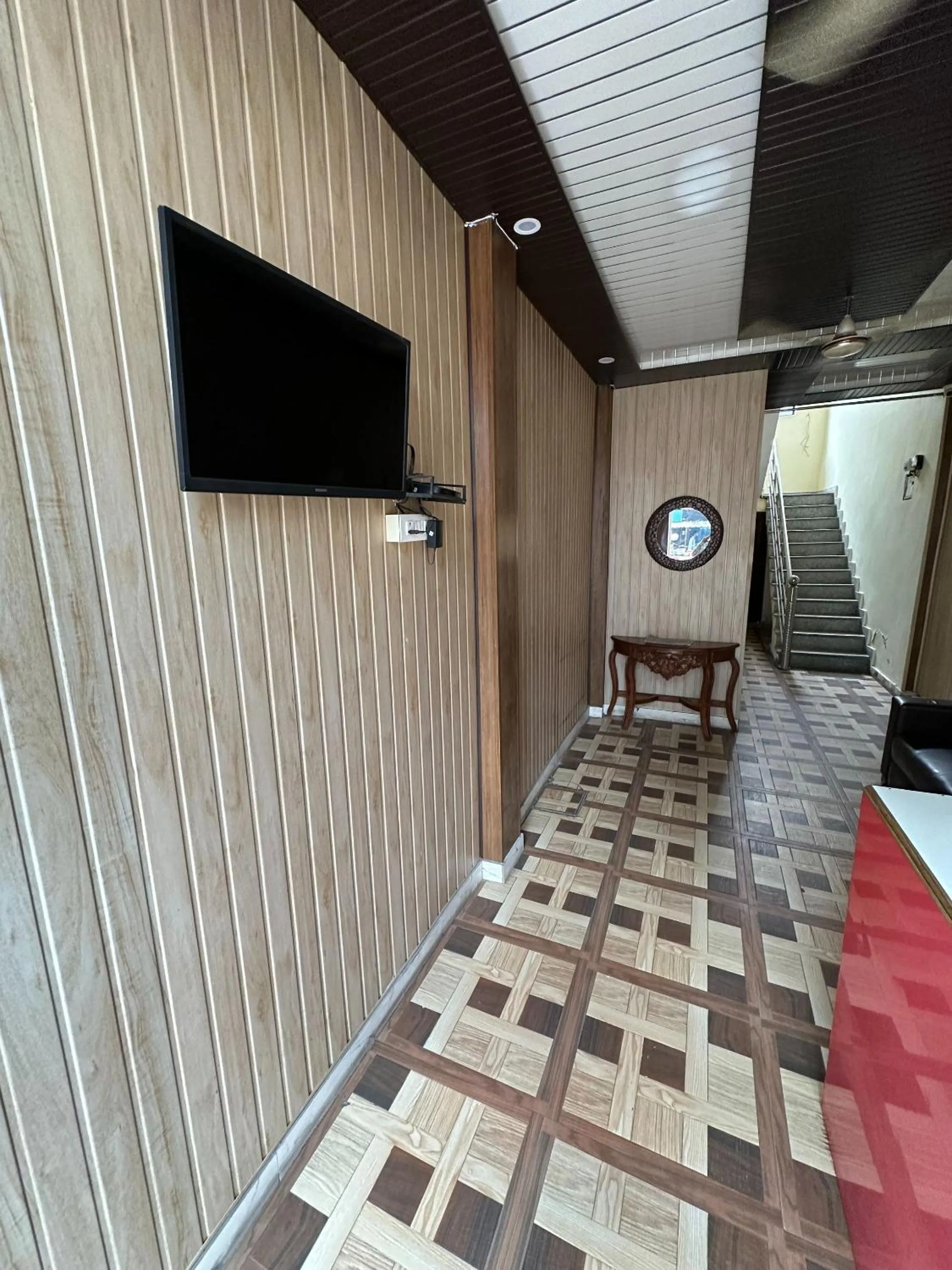 Communal lounge/ TV room in Swagat Guest House