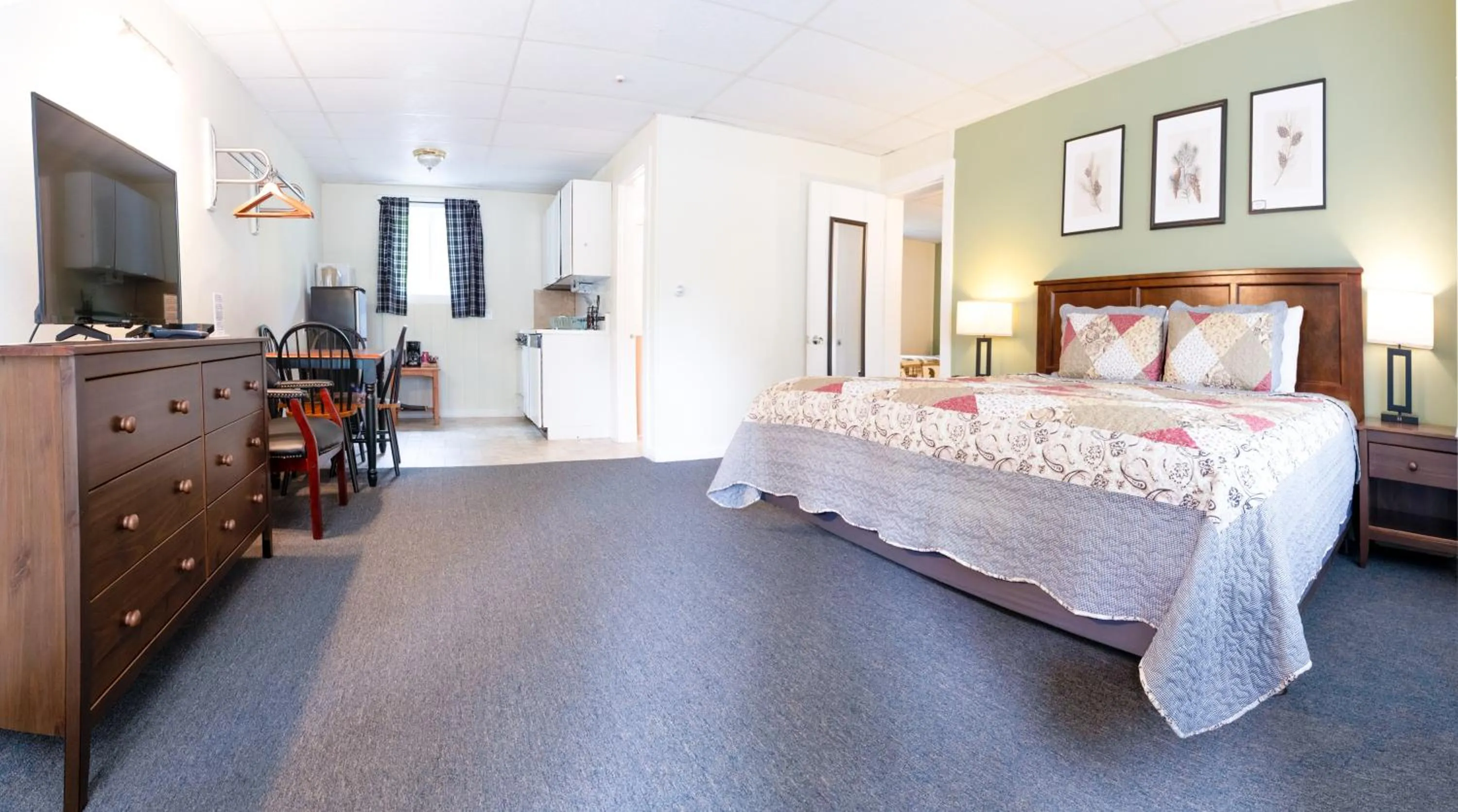 Bed in Acadia Pines Motel