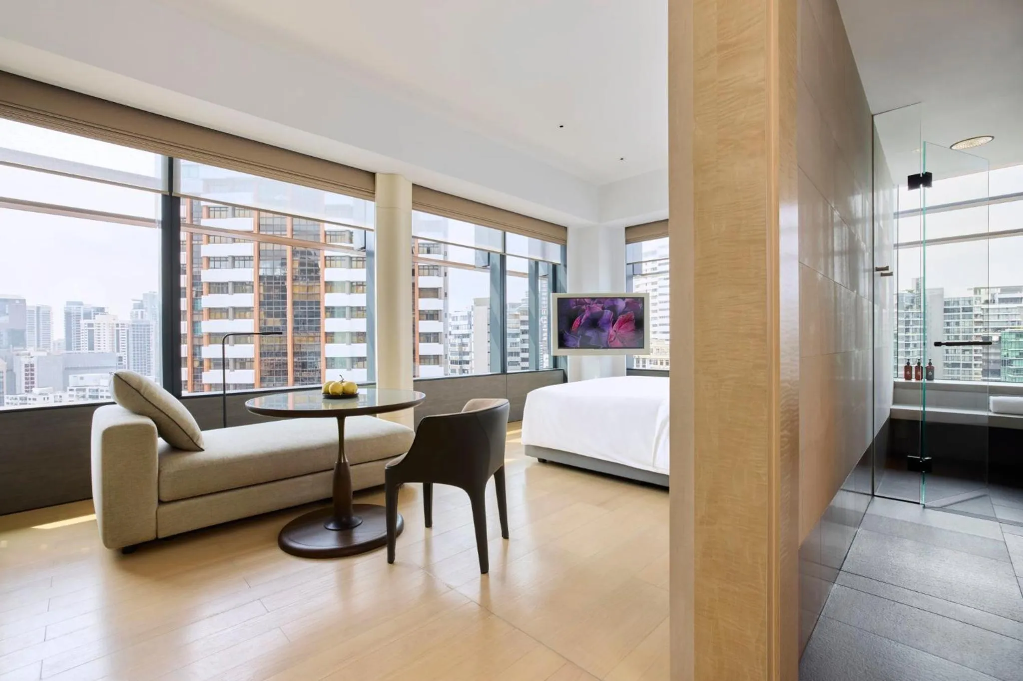 Photo of the whole room, Bed in COMO Metropolitan Singapore