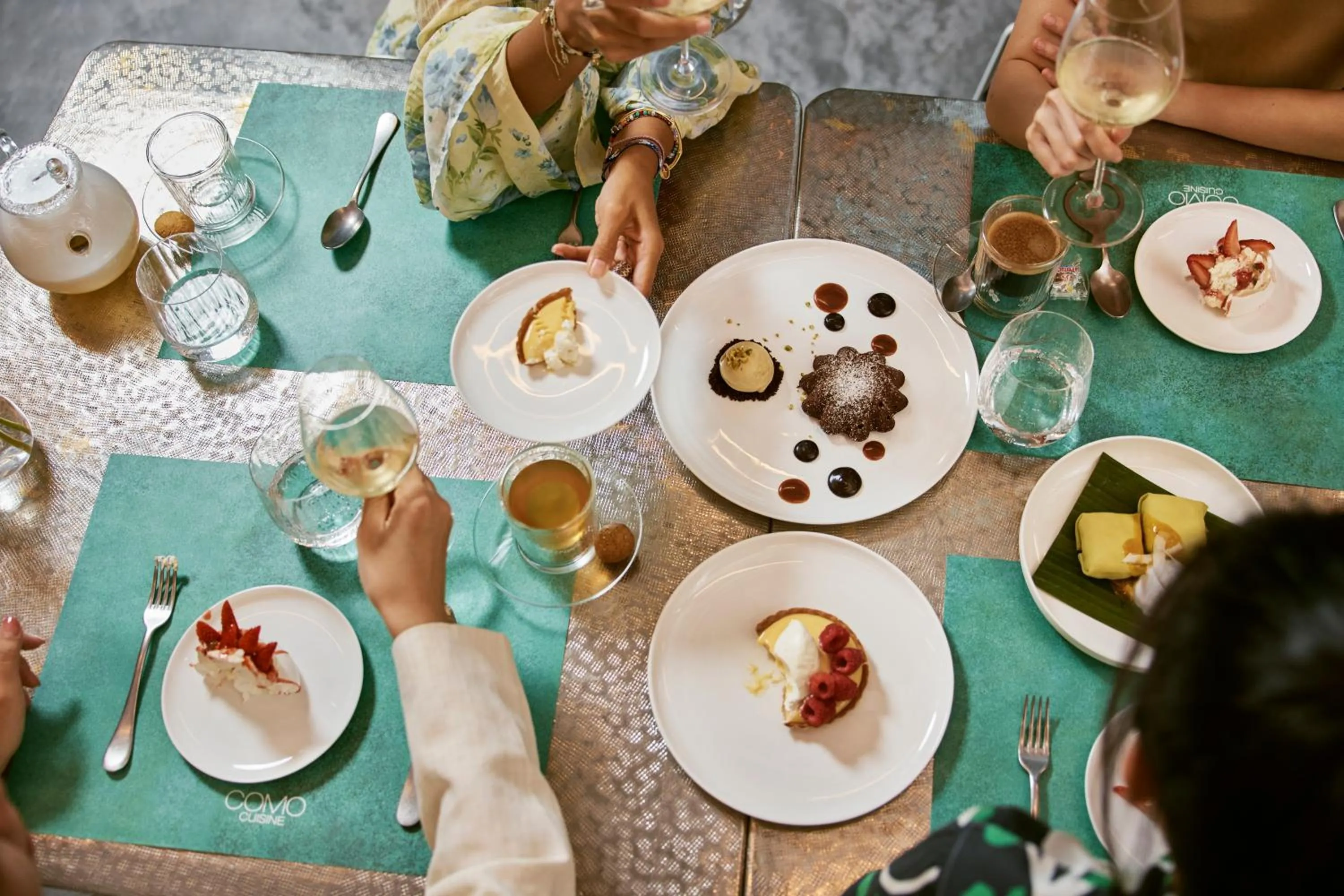 Food and drinks in COMO Metropolitan Singapore