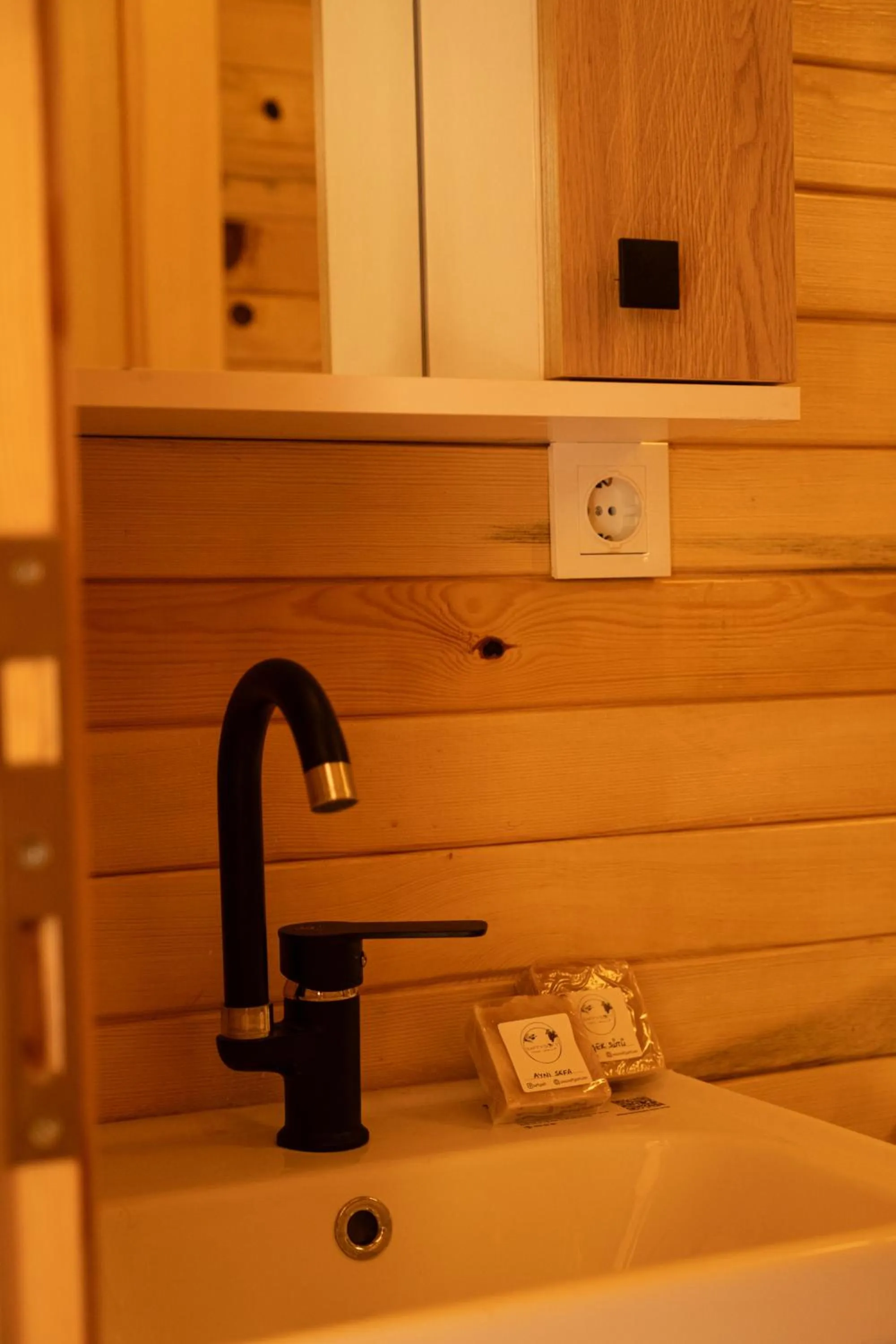 Bathroom in Goat Bungalow and Camping