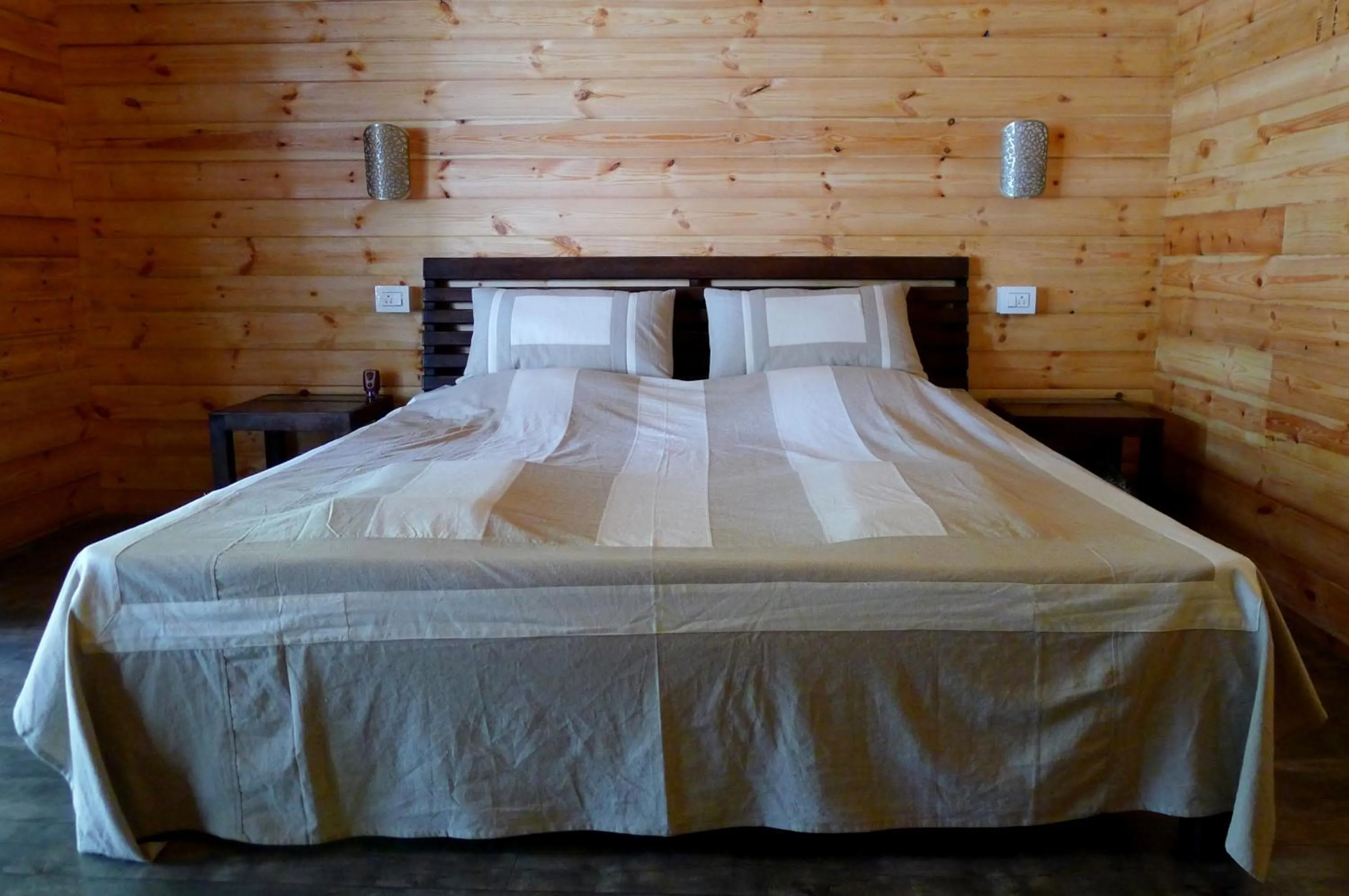 Bed in Mamagoa Beach Resort