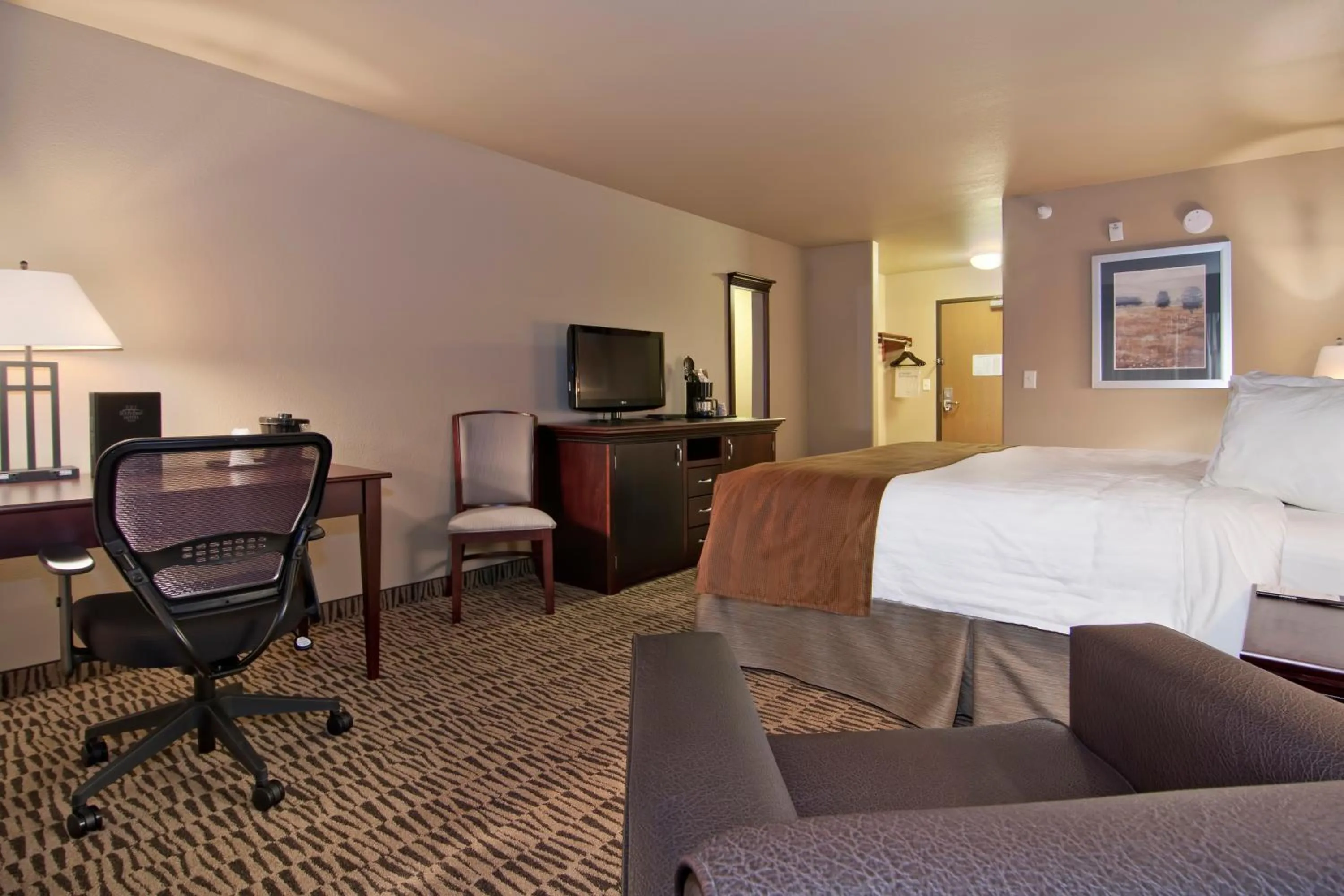 Photo of the whole room, Bed in The Watford