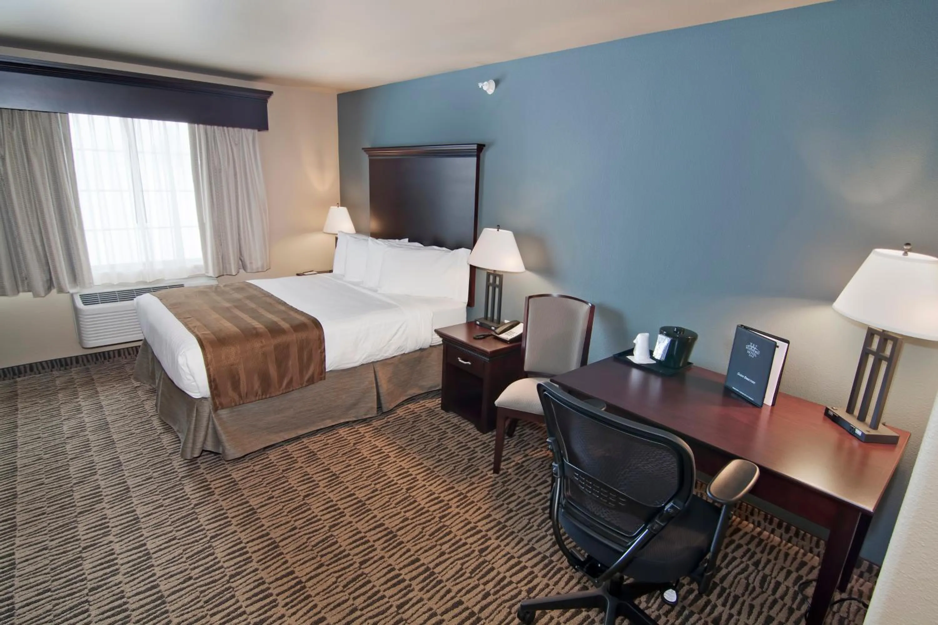 Photo of the whole room, Bed in The Watford