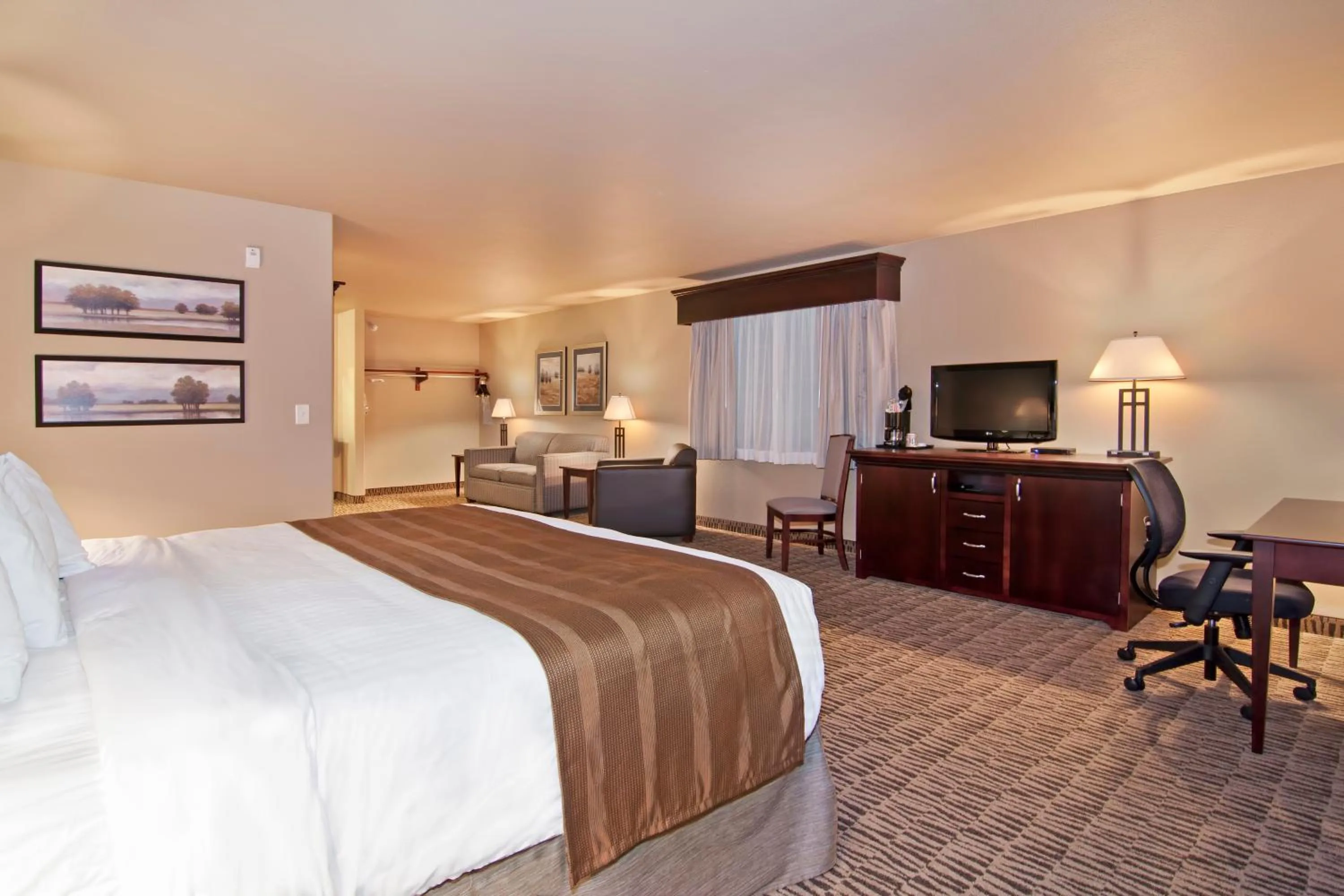 Photo of the whole room, Bed in The Watford