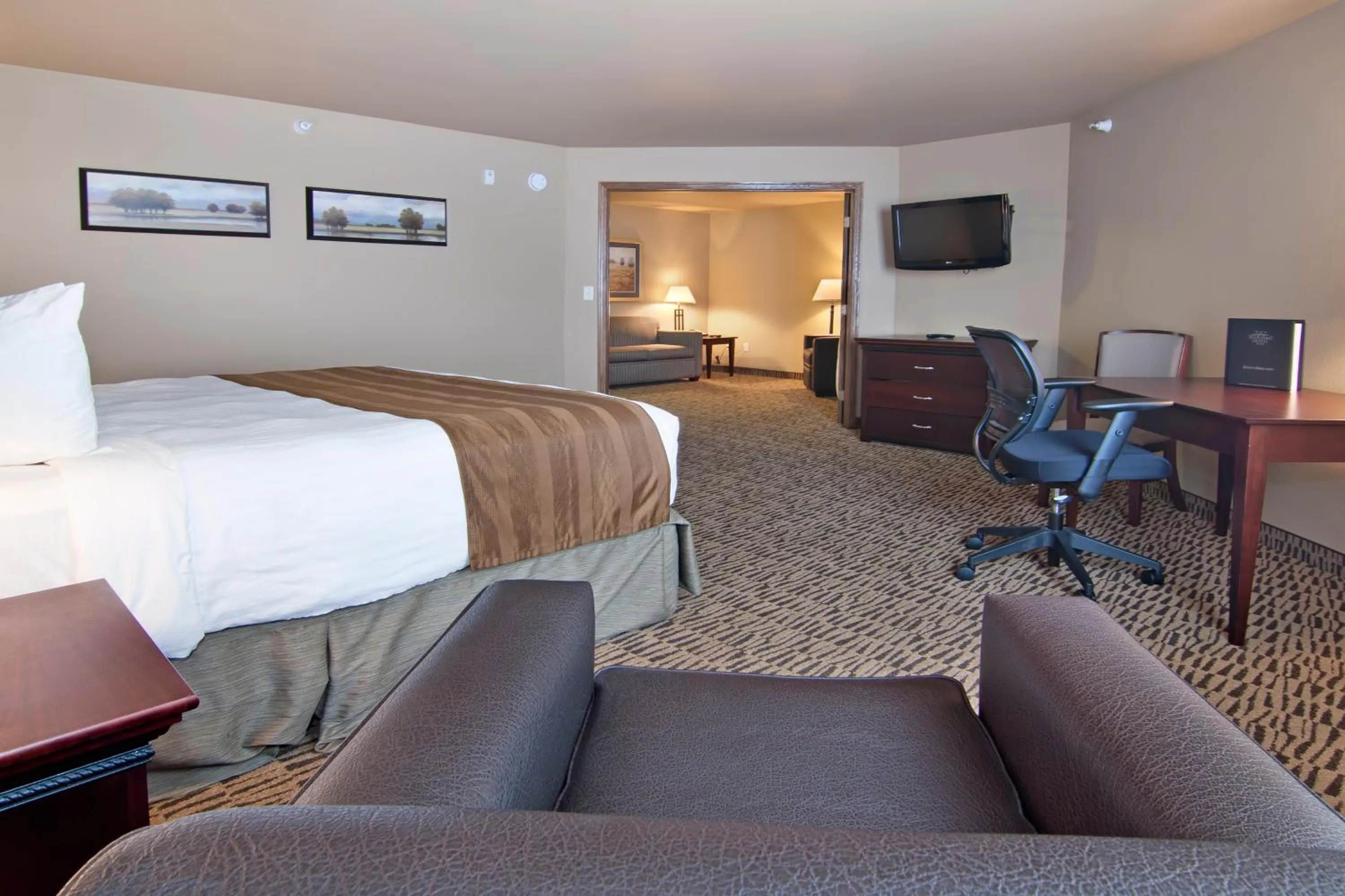 Photo of the whole room, Bed in The Watford