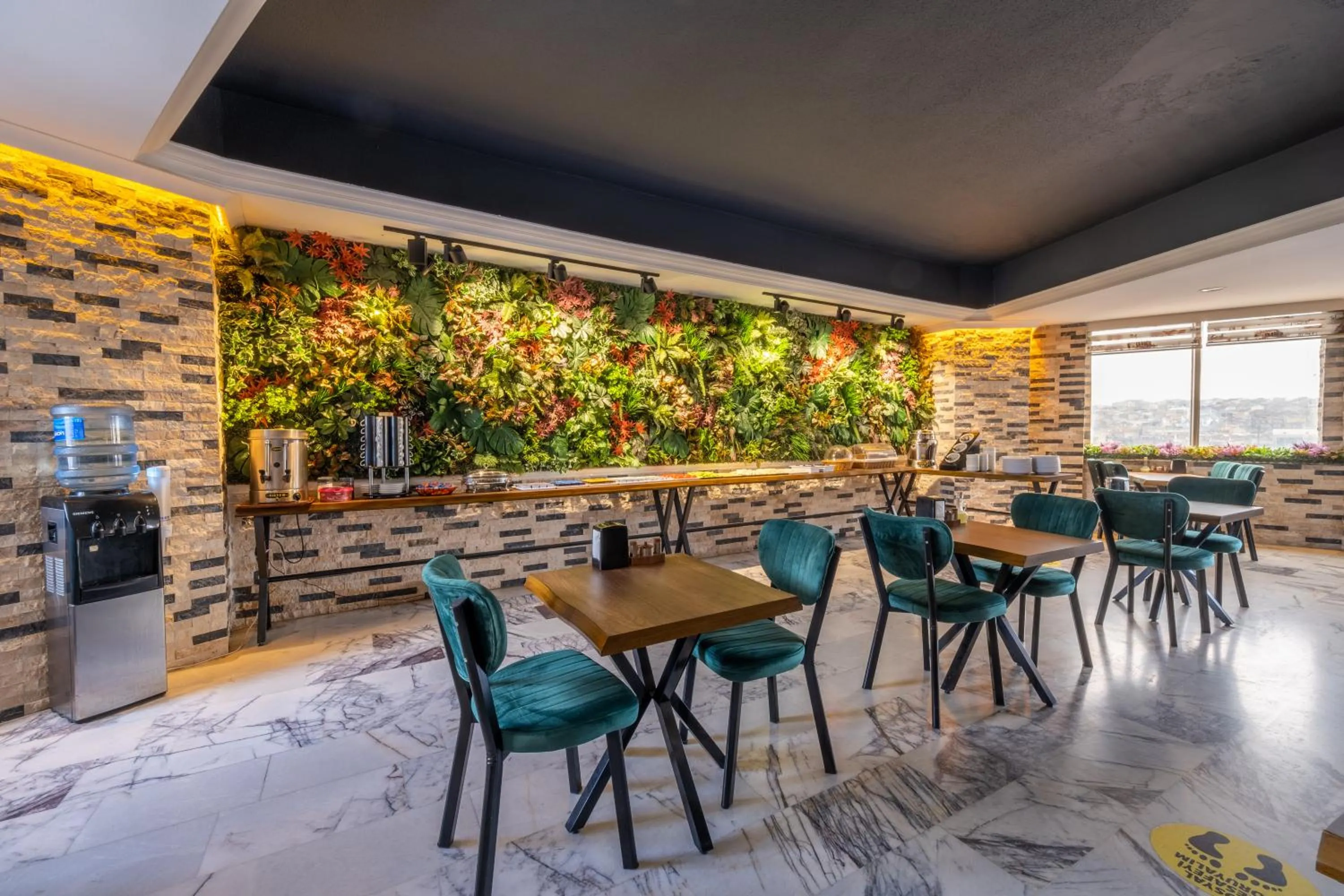 Restaurant/places to eat in Istanbul Nova Hotel