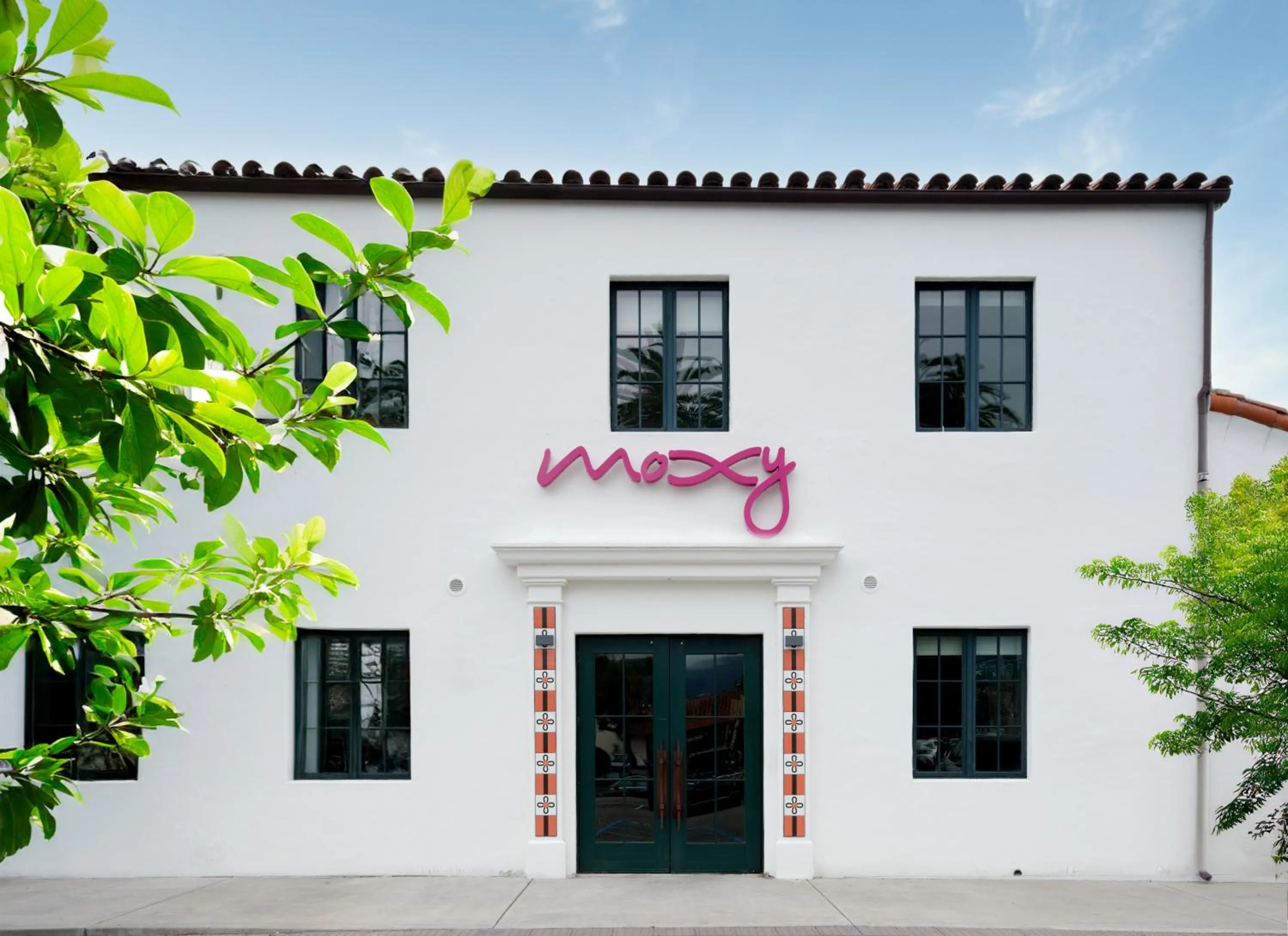 Property building in Moxy Santa Barbara