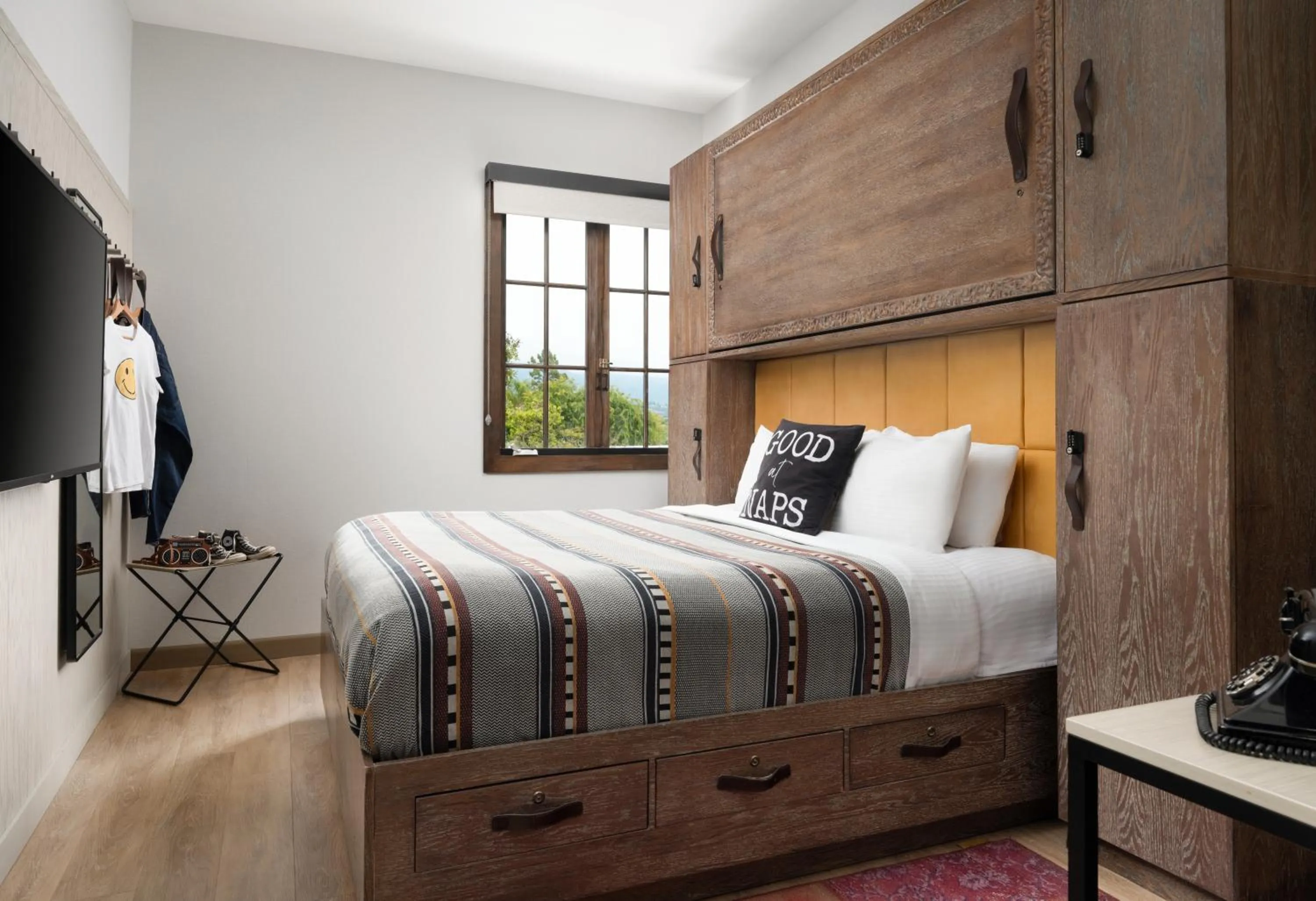 Bedroom, Bed in Moxy Santa Barbara