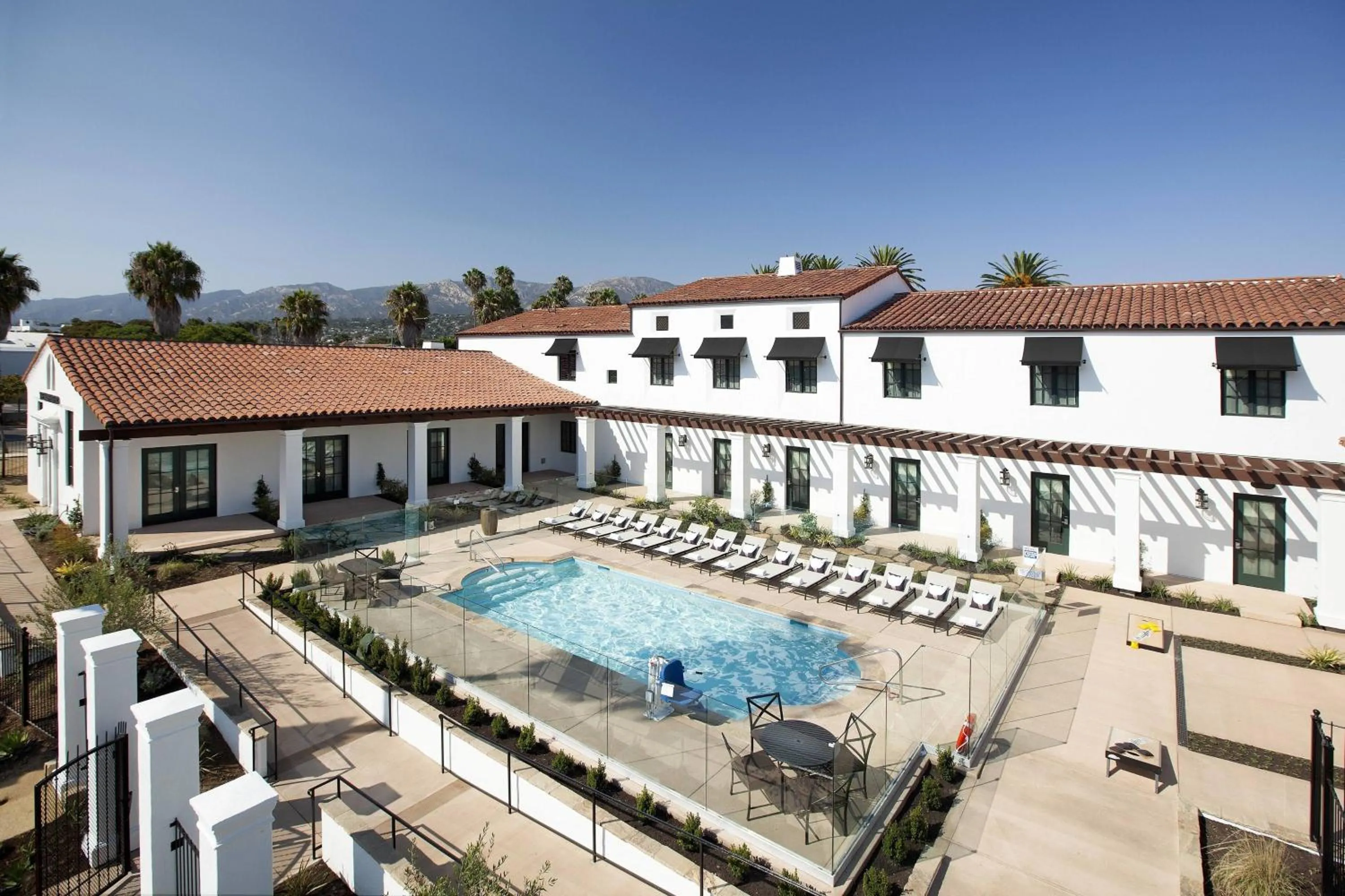 Swimming pool in Moxy Santa Barbara