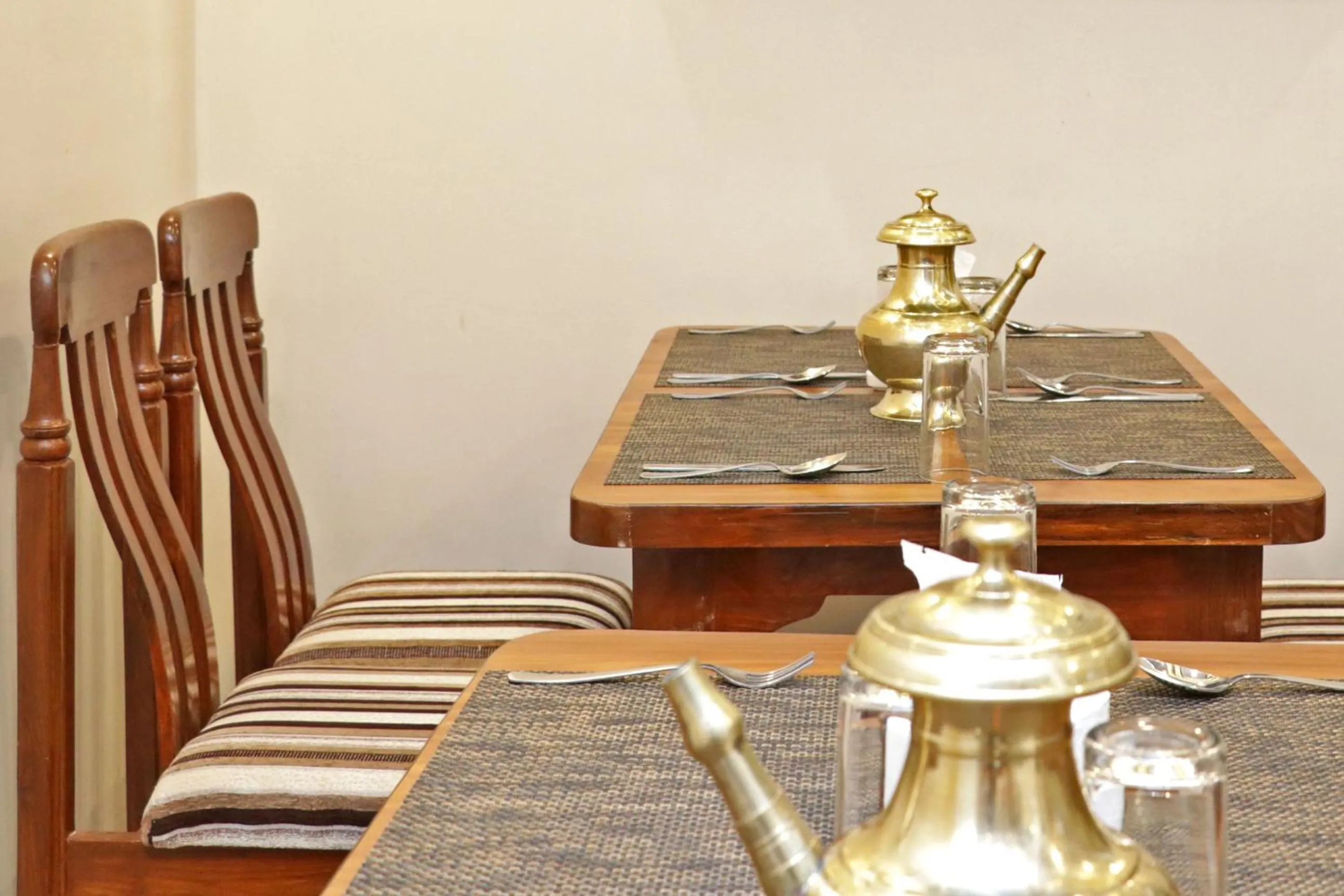 Restaurant/places to eat in Hotel Airport Gurkha